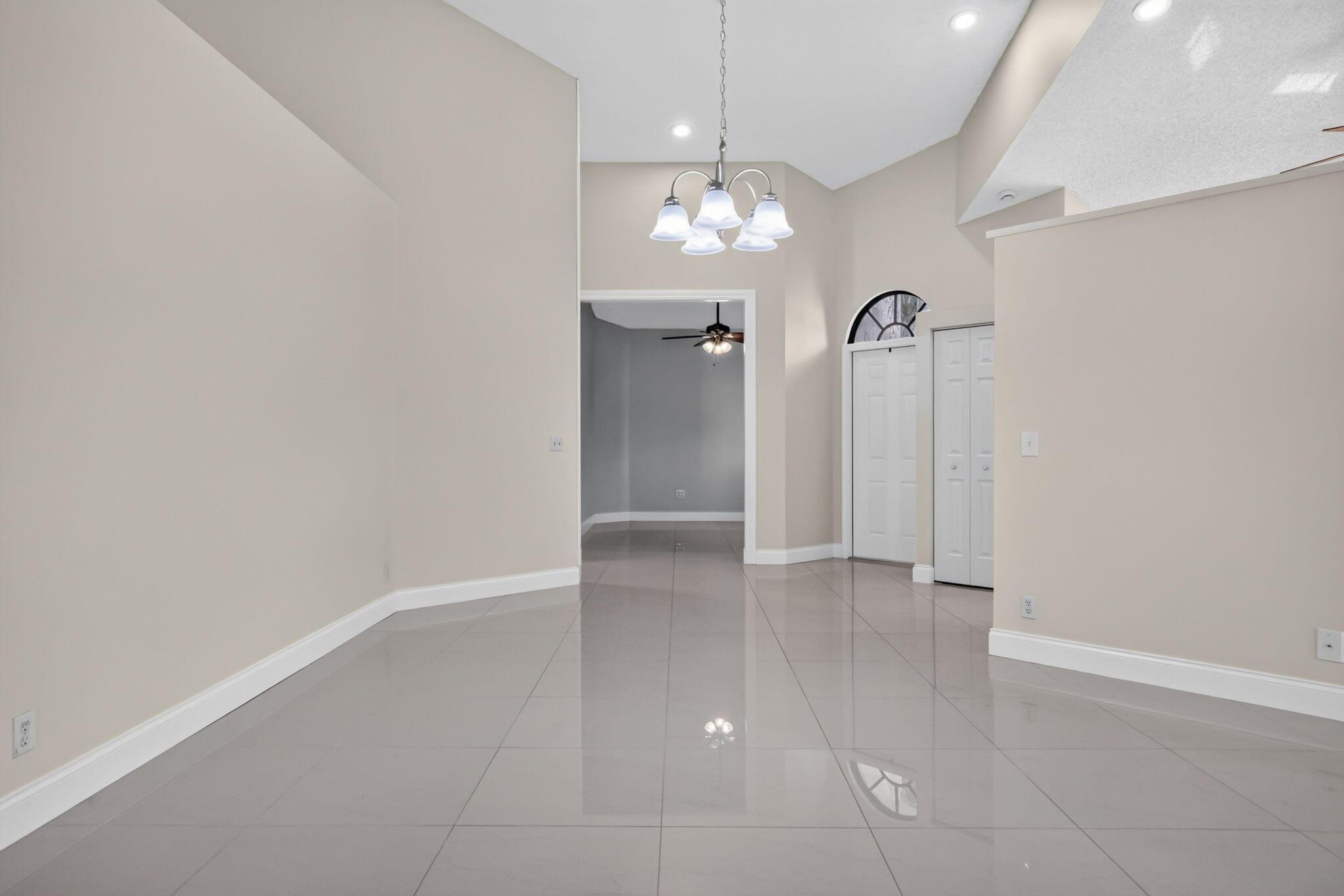 7548 Lexington Club Boulevard Apt A, Delray Beach, FL 33446, Delray Beach - Photo 3
