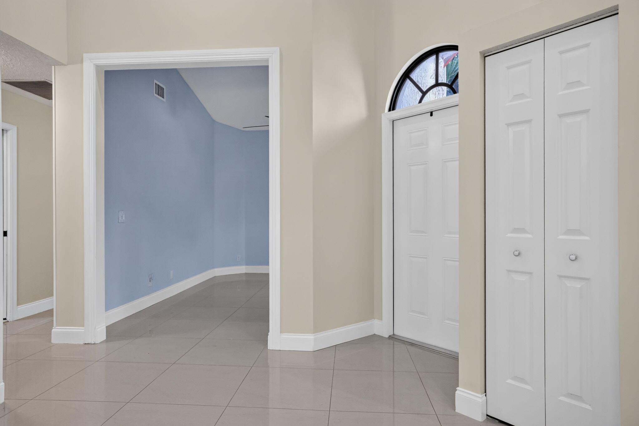 7548 Lexington Club Boulevard Apt A, Delray Beach, FL 33446, Delray Beach - Photo 4