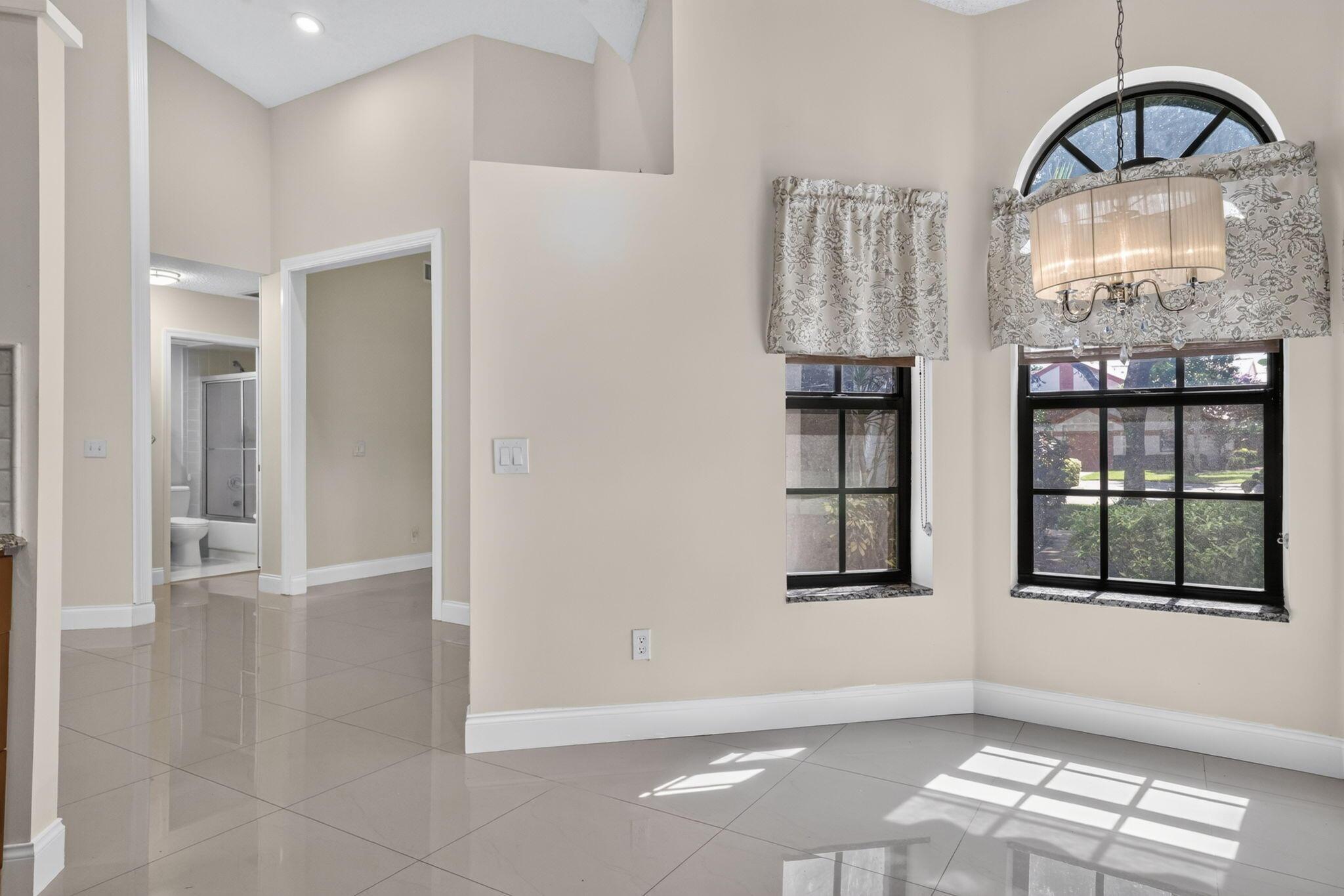 7548 Lexington Club Boulevard Apt A, Delray Beach, FL 33446, Delray Beach - Photo 5