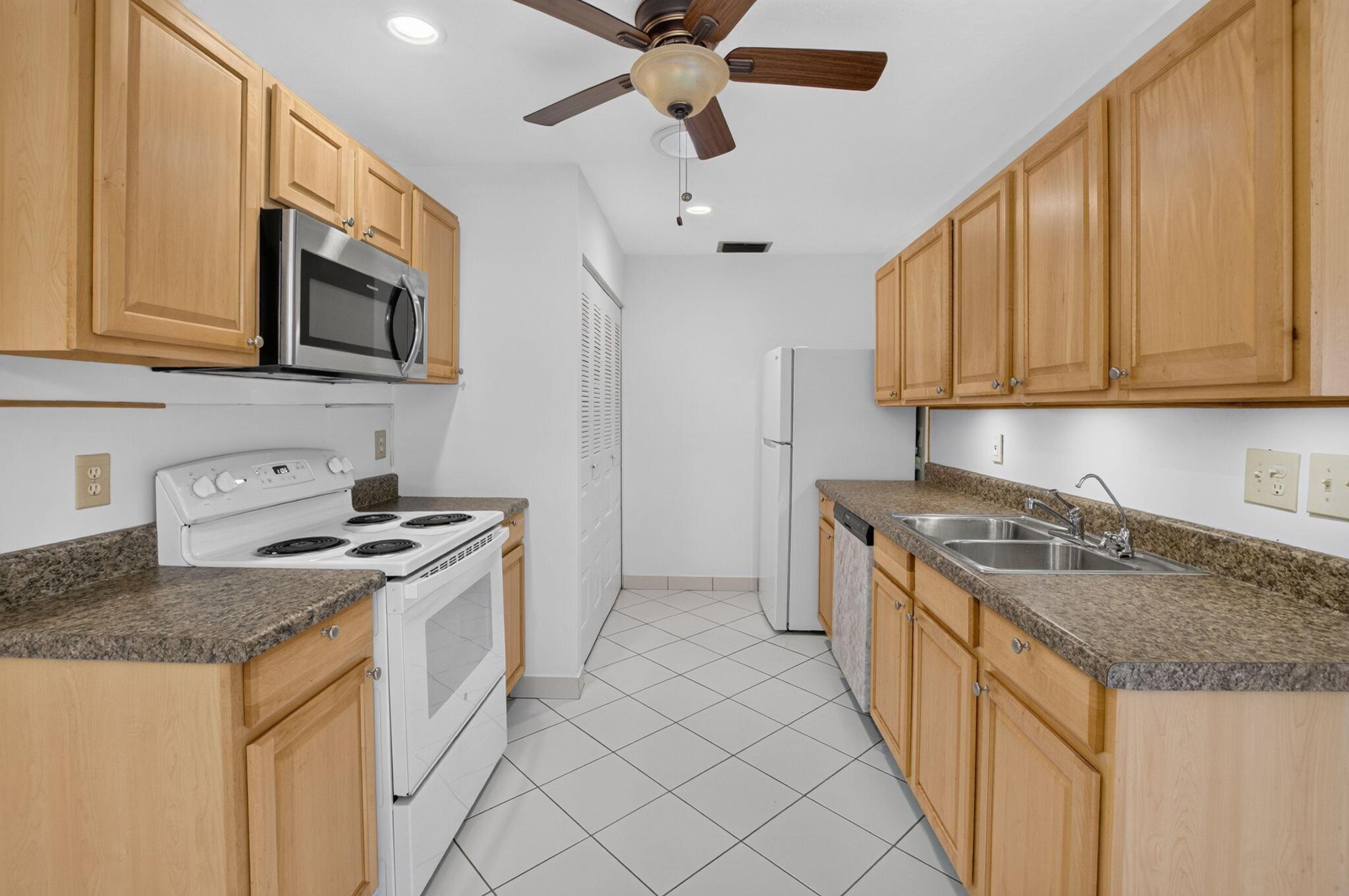 6070 La Palma Lane, Delray Beach, FL 33484, Delray Beach - Photo 5