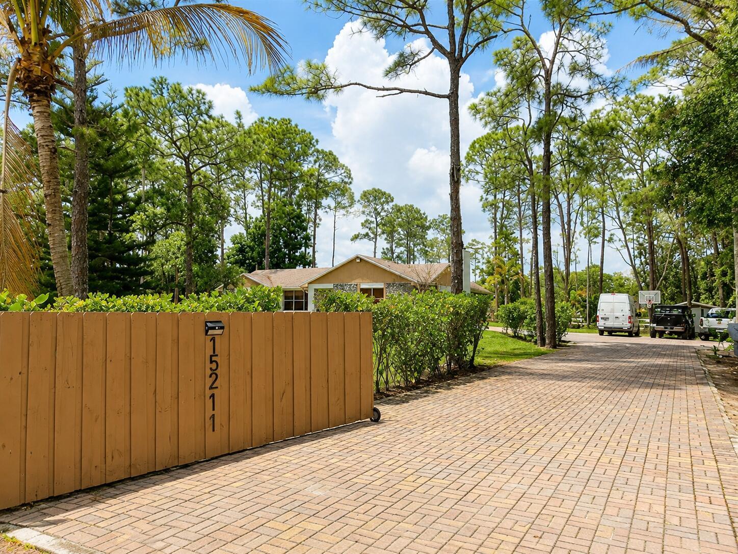 15211 60th Place N, The Acreage, FL 33470, The Acreage - Photo 3