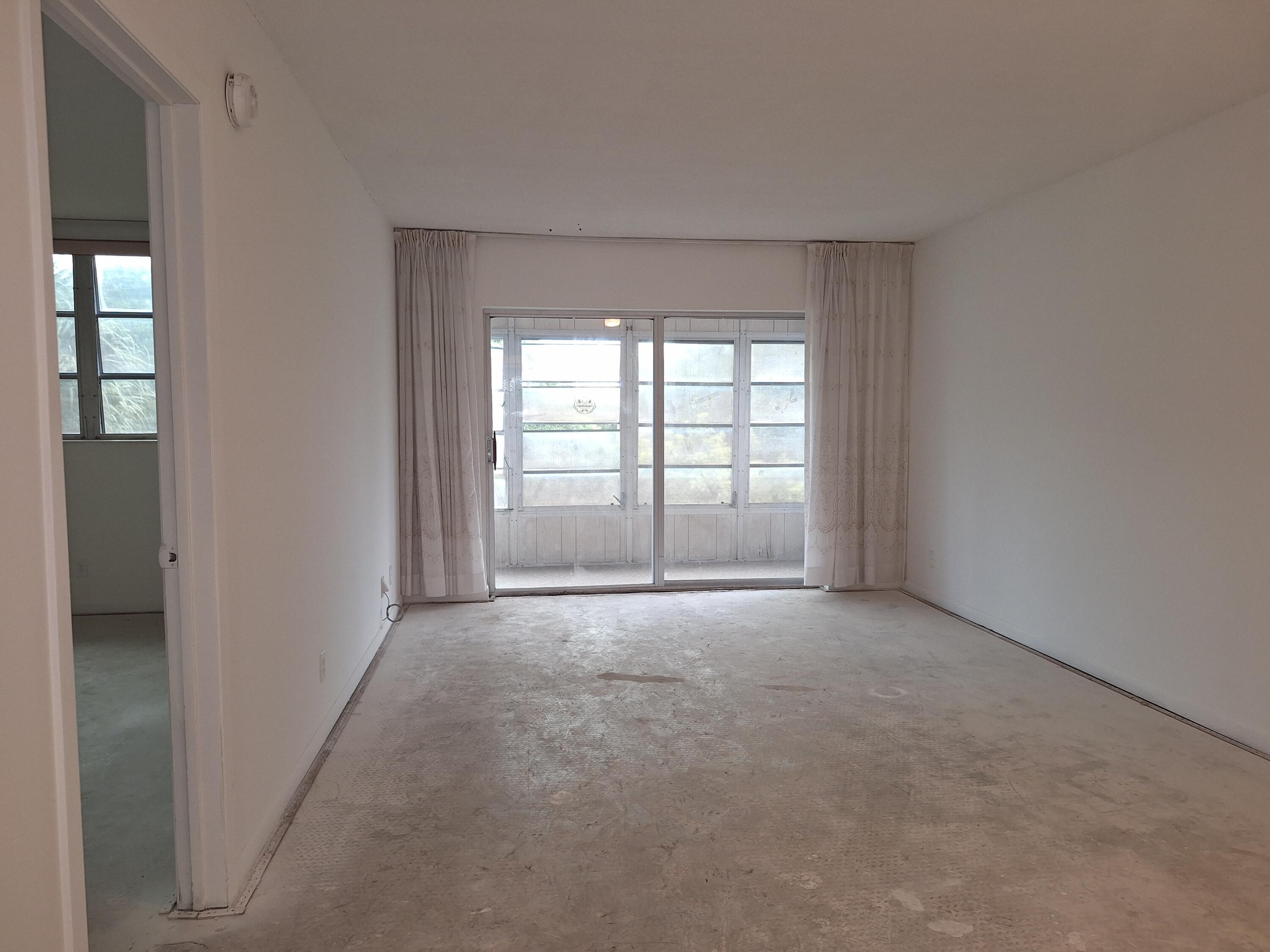 2900 NW 47TH Terrace 303B, Lauderdale Lakes, FL 33313, Lauderdale Lakes - Photo 5