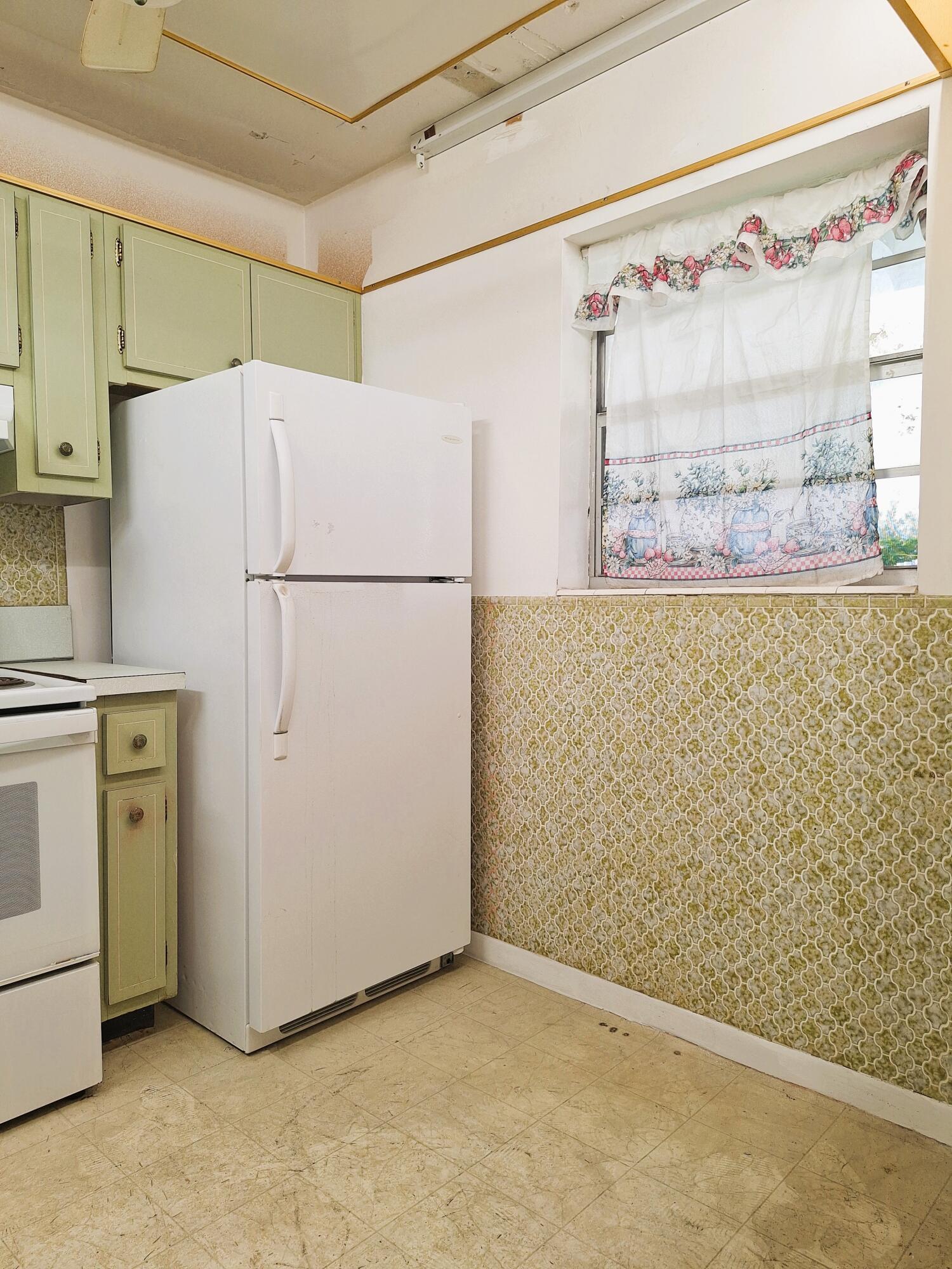 2900 NW 47TH Terrace 303B, Lauderdale Lakes, FL 33313, Lauderdale Lakes - Photo 4