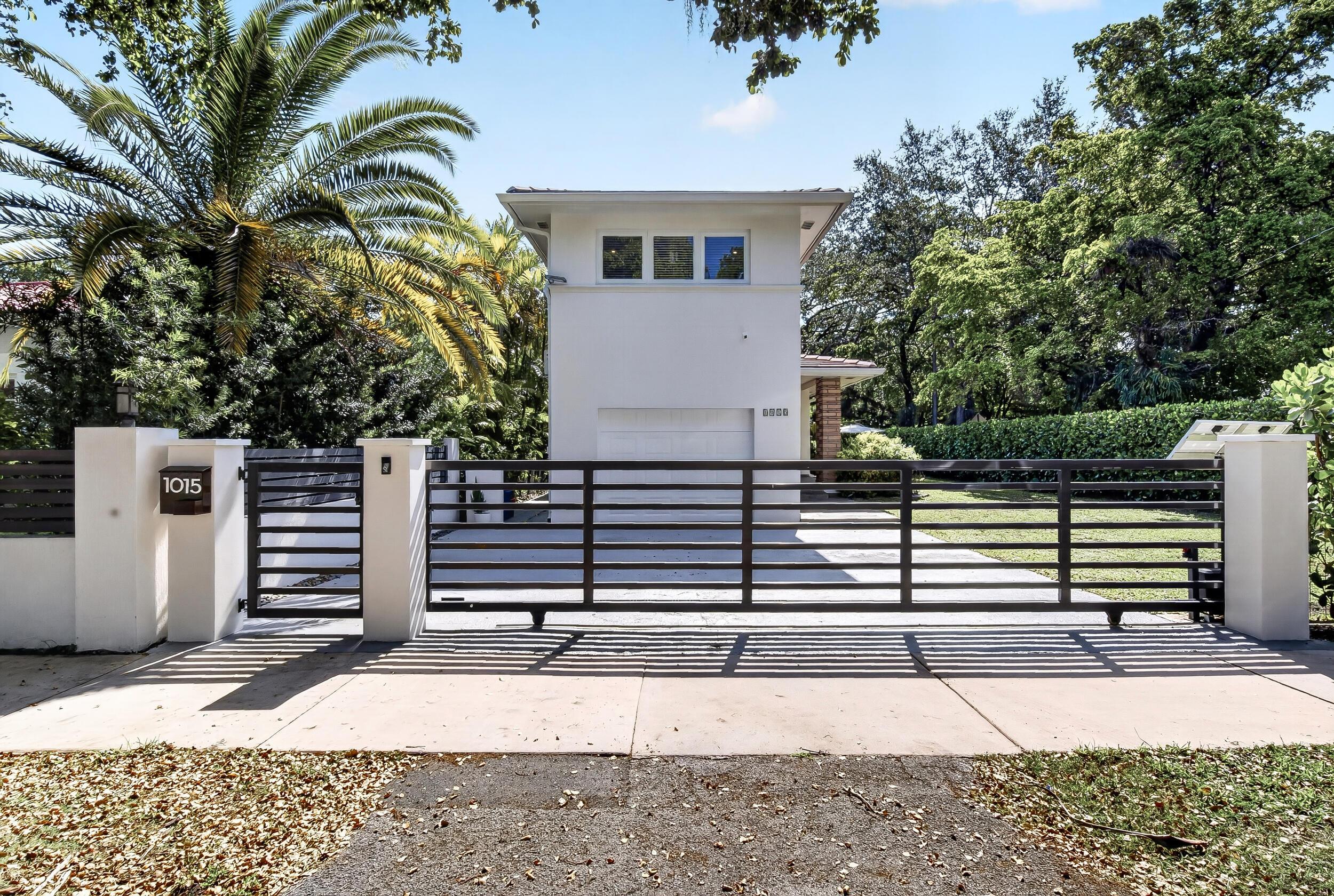 1015 Madrid Street, Coral Gables, FL 33134, Coral Gables - Photo 5