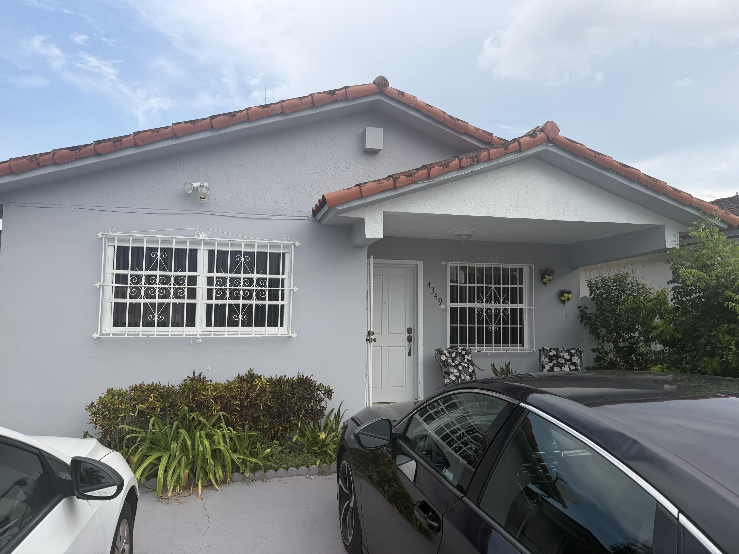 4349 W 10TH Avenue, Hialeah, FL 33012, Hialeah