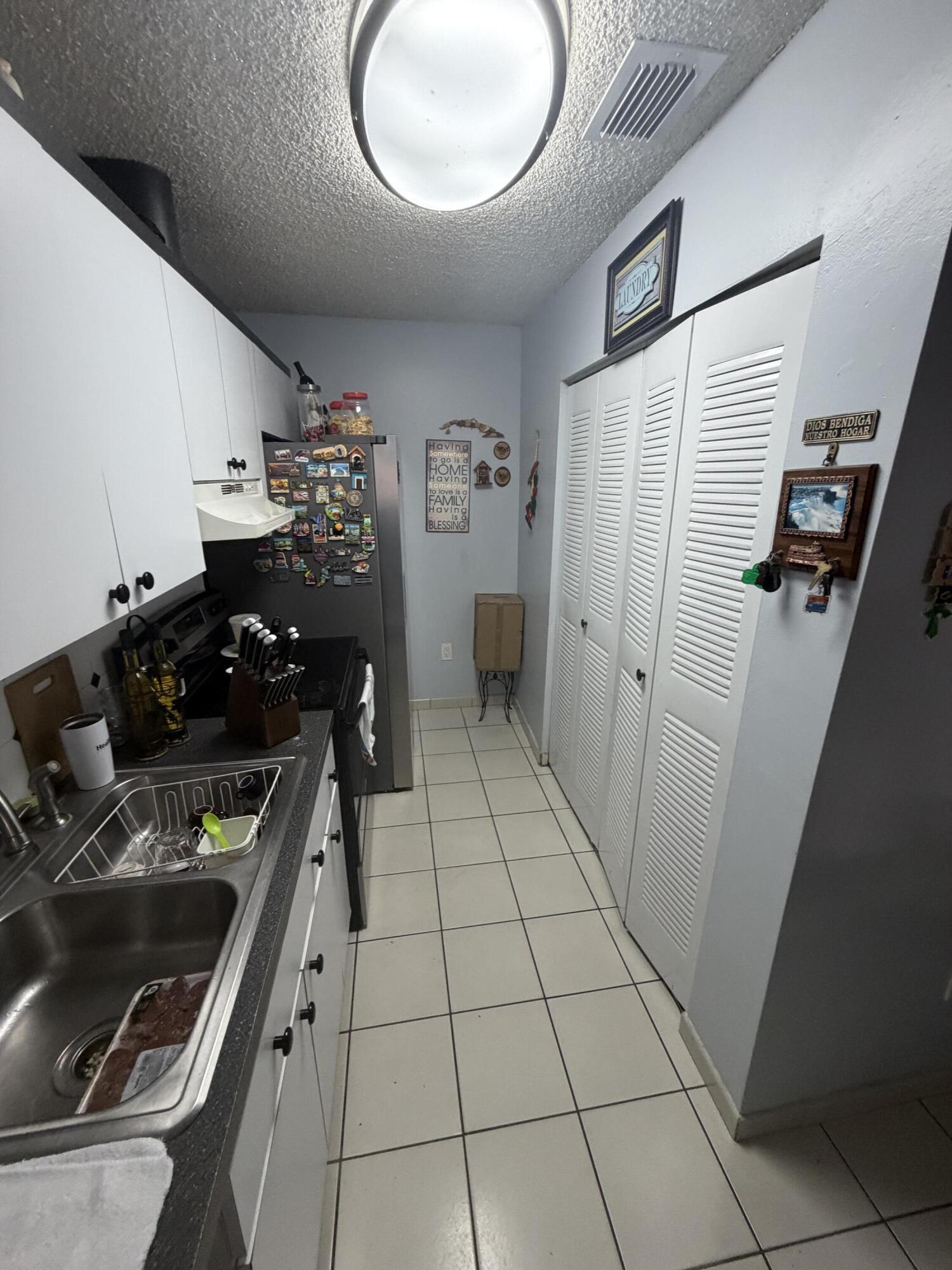 4349 W 10TH Avenue, Hialeah, FL 33012, Hialeah - Photo 4