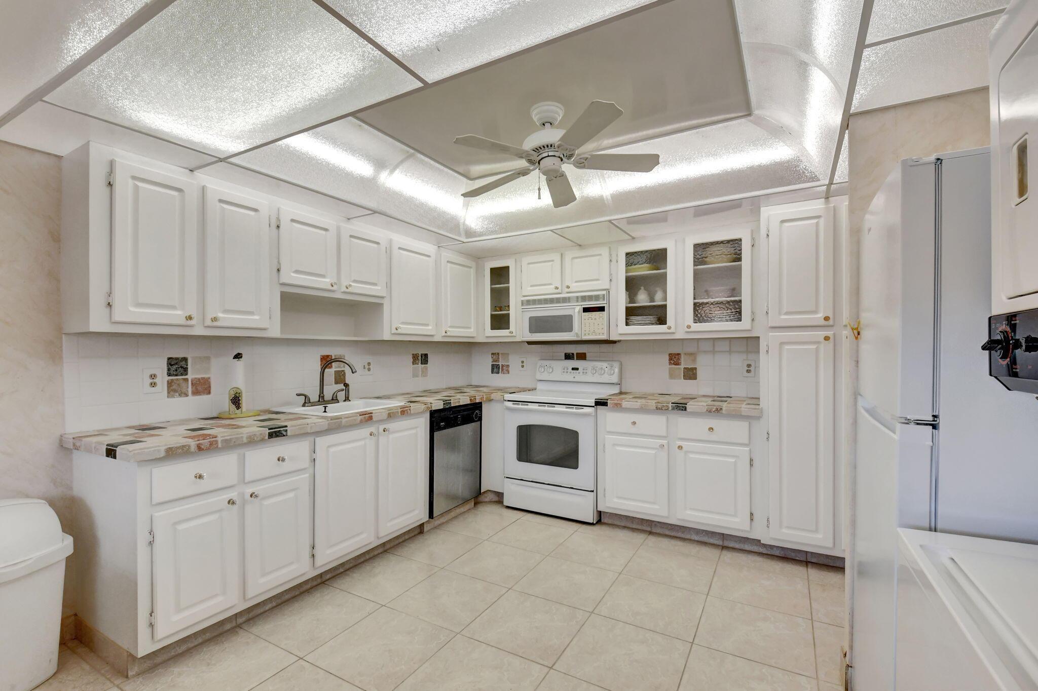 1670 NW 18TH Avenue 202, Delray Beach, FL 33445, Delray Beach - Photo 5