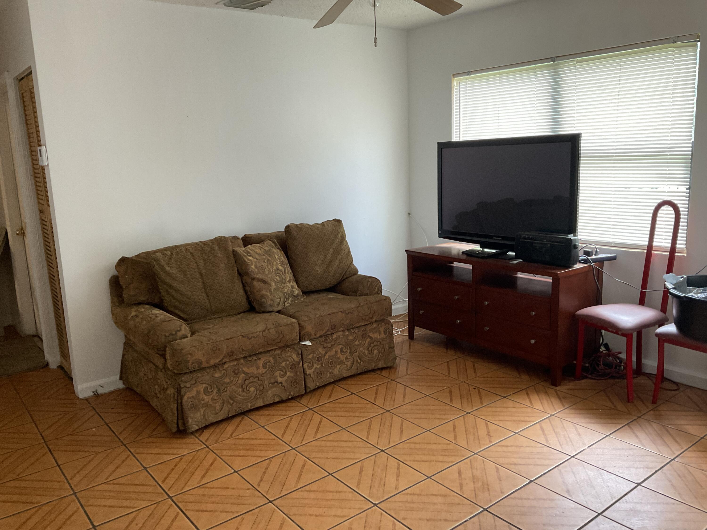 211 NE 27TH Avenue, Boynton Beach, FL 33435, Boynton Beach - Photo 5