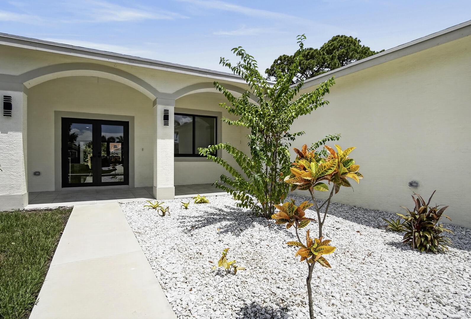 1471 SE Proctor Lane, Port St. Lucie, FL 34983, Port St. Lucie - Photo 3