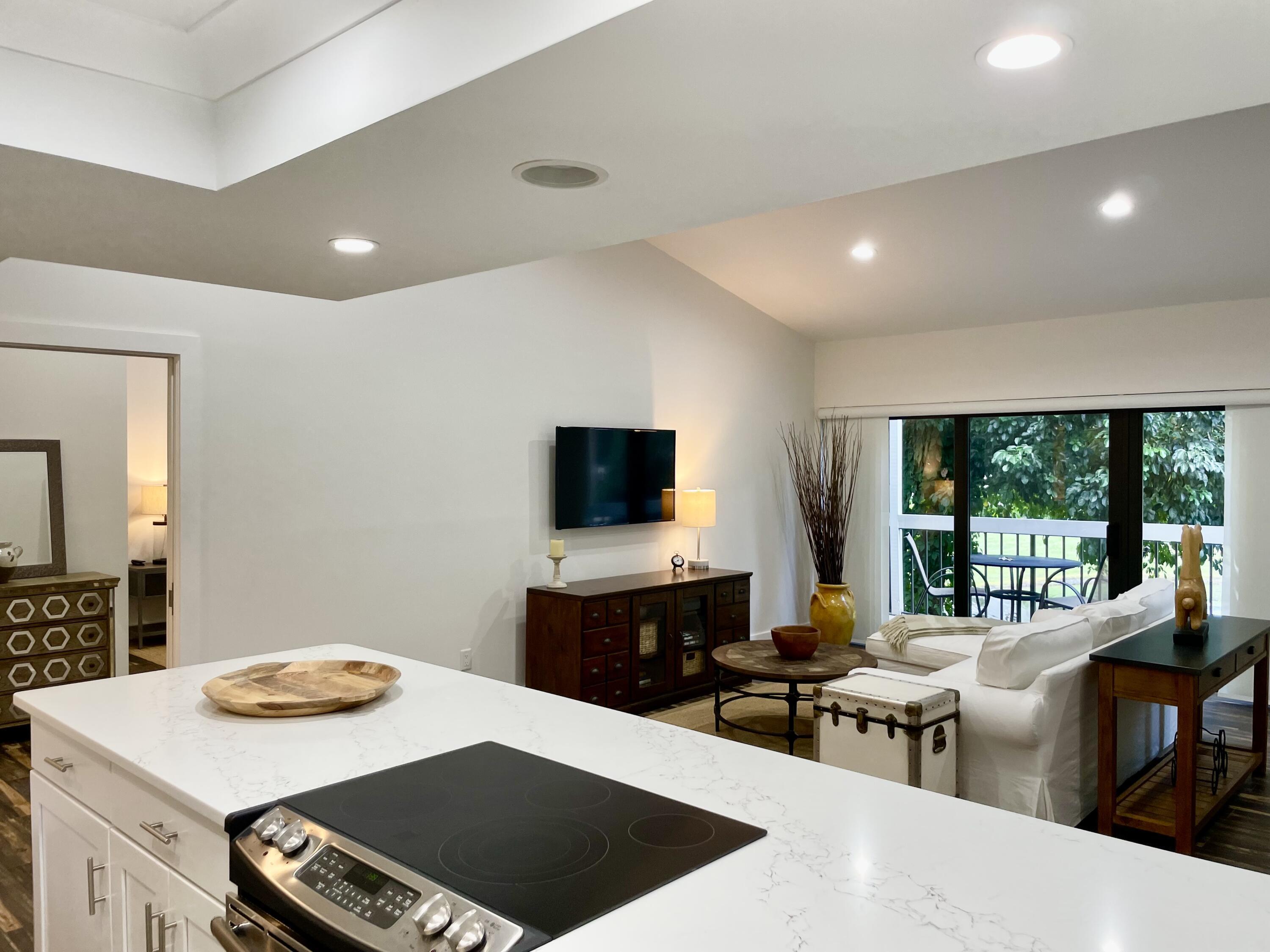 11863 WIMBLEDON Circle 546, Wellington, FL 33414, Wellington - Photo 2