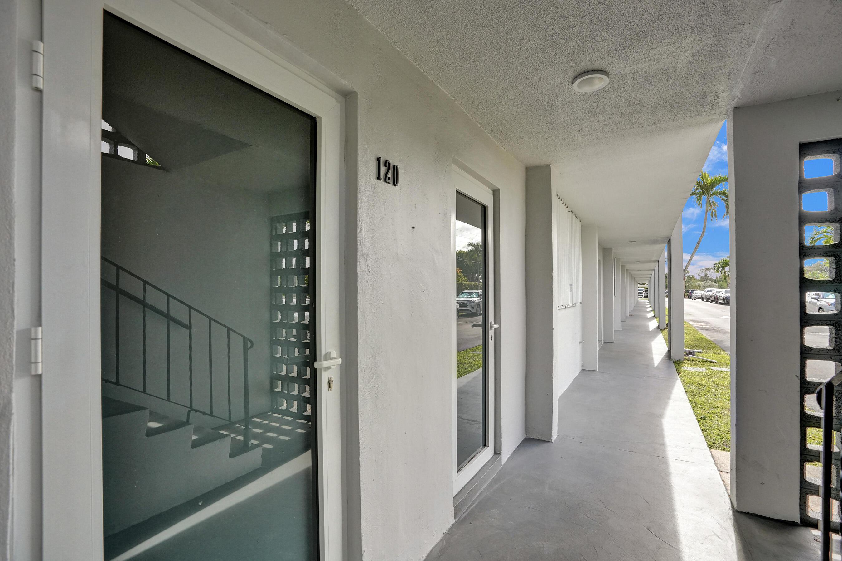 1040 SE 4TH Avenue 120, Deerfield Beach, FL 33441, Deerfield Beach - Photo 2
