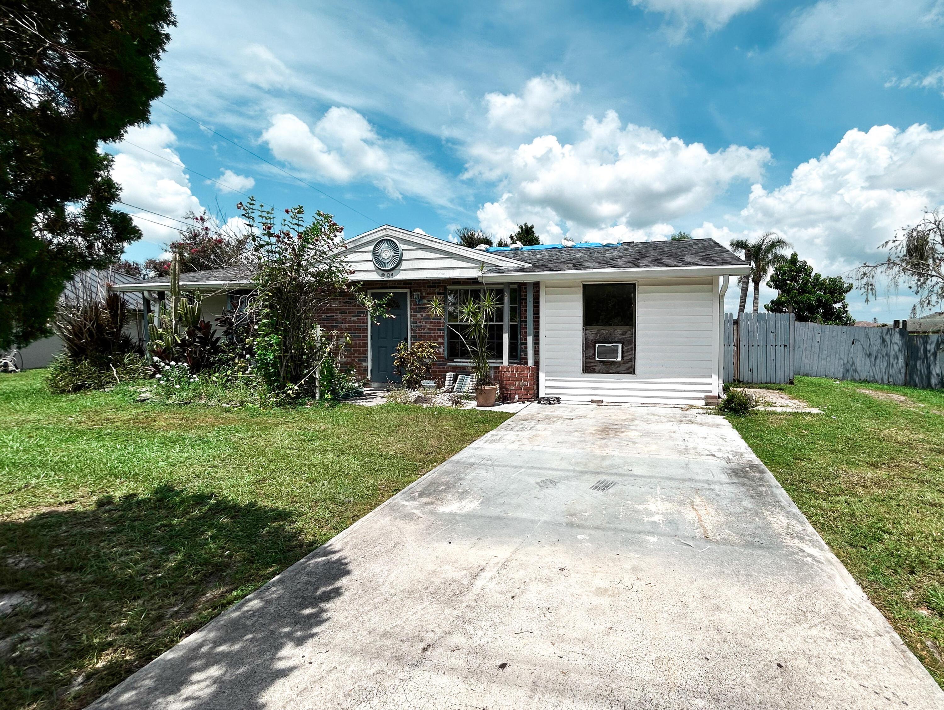 201 NW Floresta Drive, Port St. Lucie, FL 34983, Port St. Lucie - Photo 2