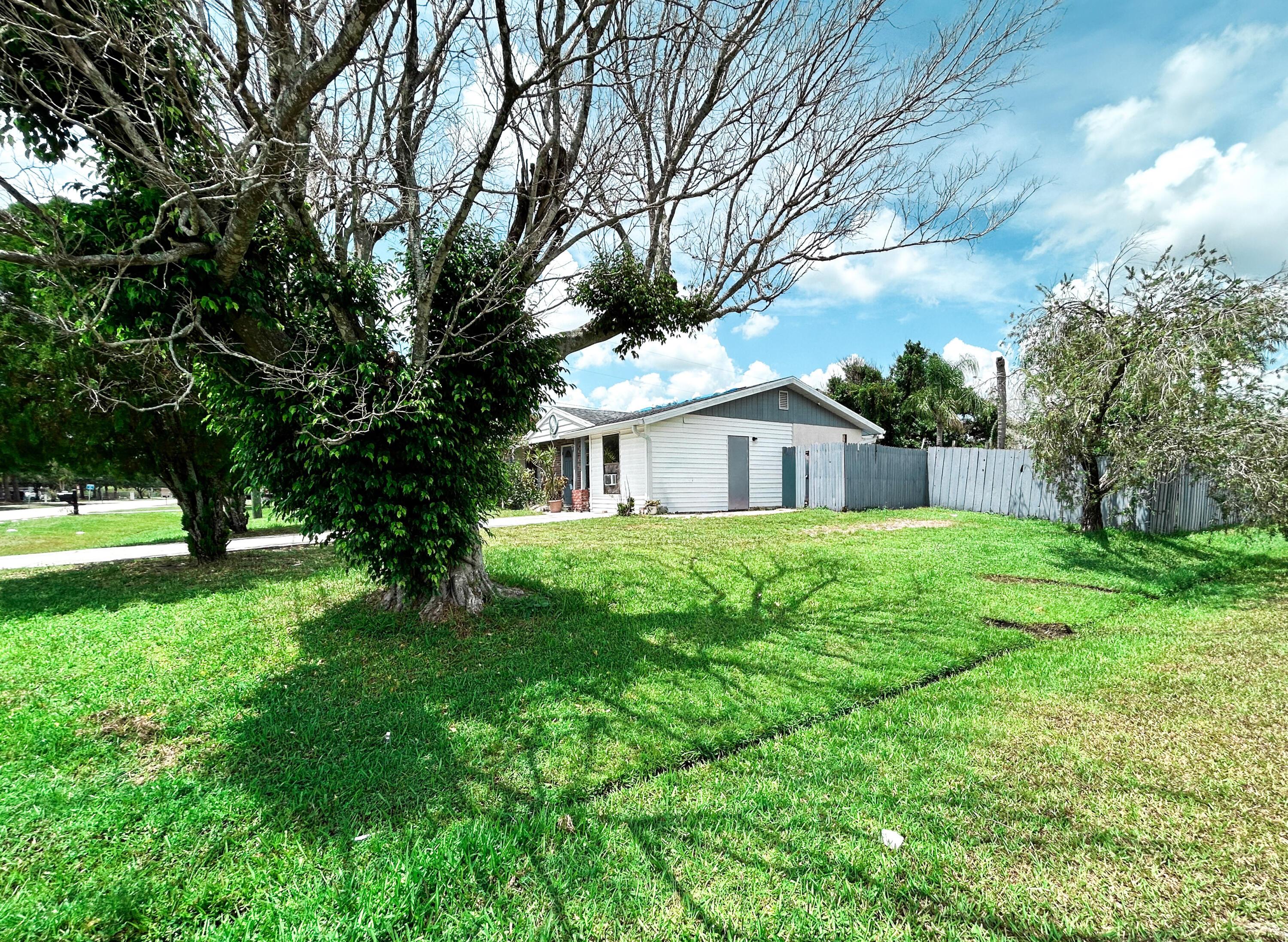 201 NW Floresta Drive, Port St. Lucie, FL 34983, Port St. Lucie - Photo 5
