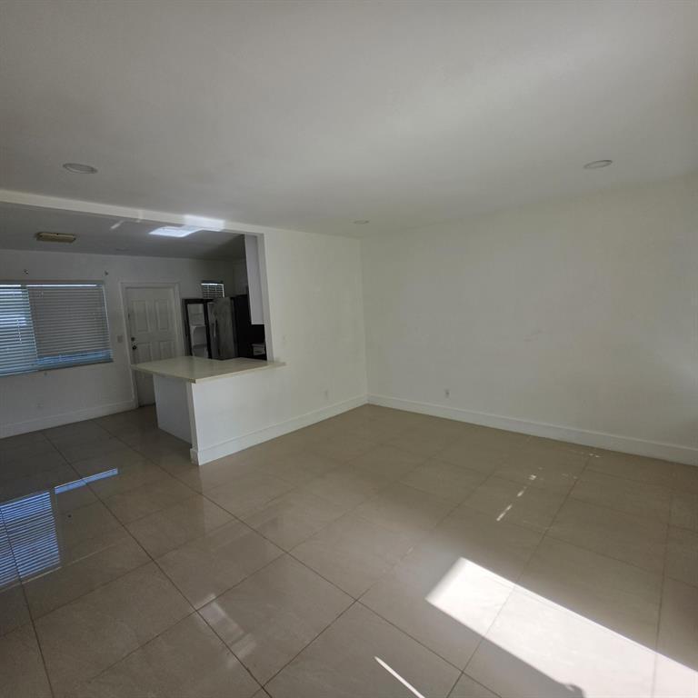 181 NE 168th Street 2, North Miami Beach, FL 33162, North Miami Beach