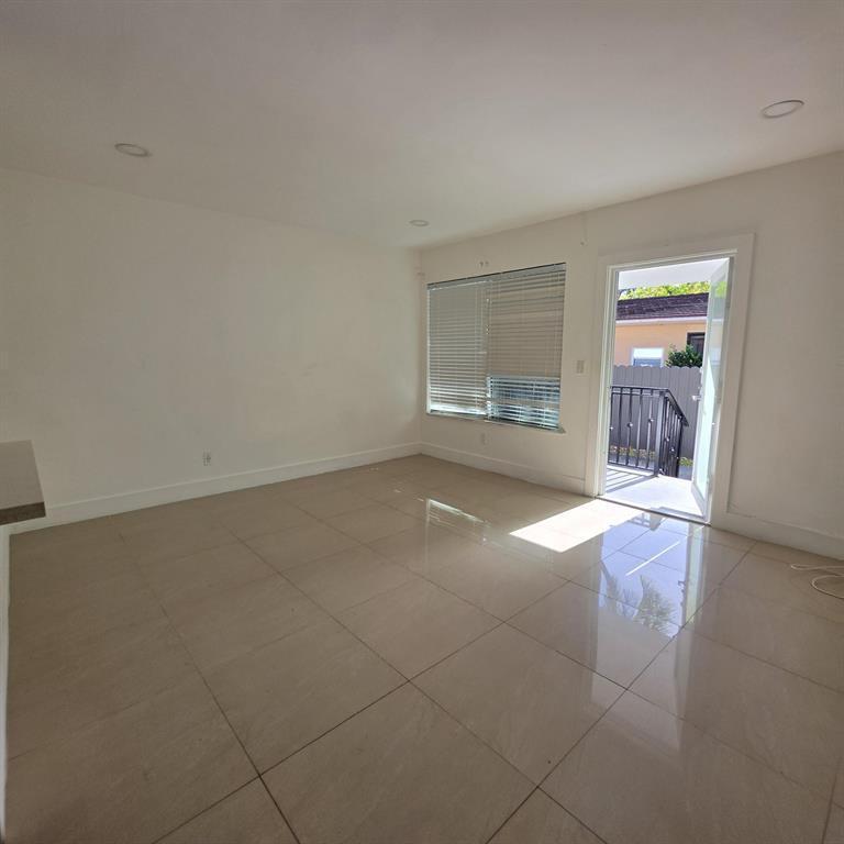 181 NE 168th Street 2, North Miami Beach, FL 33162, North Miami Beach - Photo 5