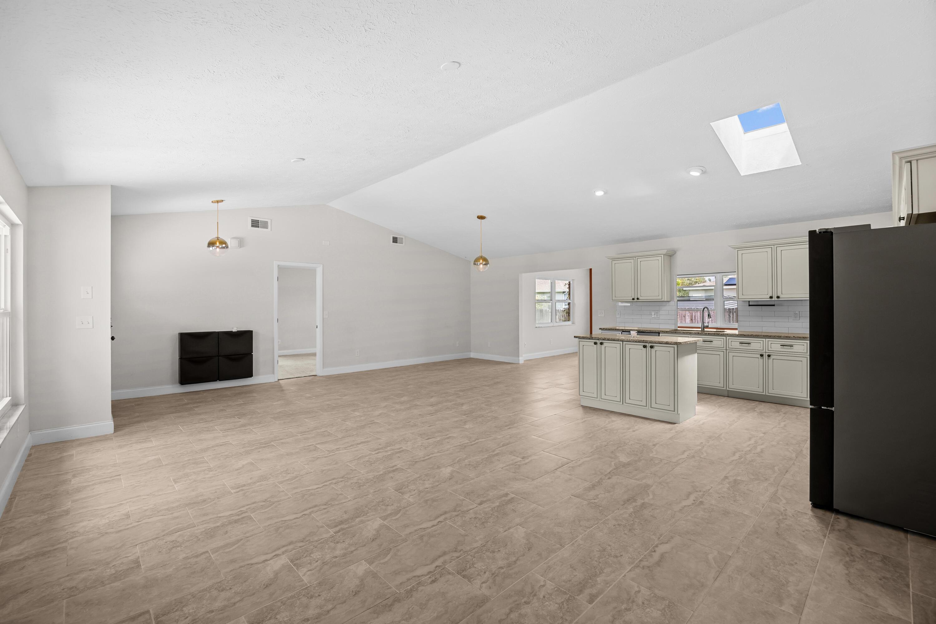 371 SW BUTLER Avenue, Port St. Lucie, FL 34983, Port St. Lucie - Photo 3