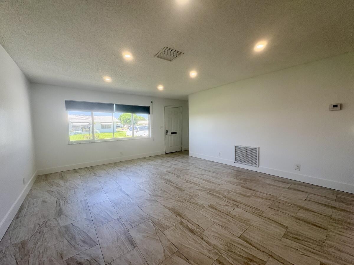 1590 SW 14TH Avenue, Boynton Beach, FL 33426, Boynton Beach - Photo 3