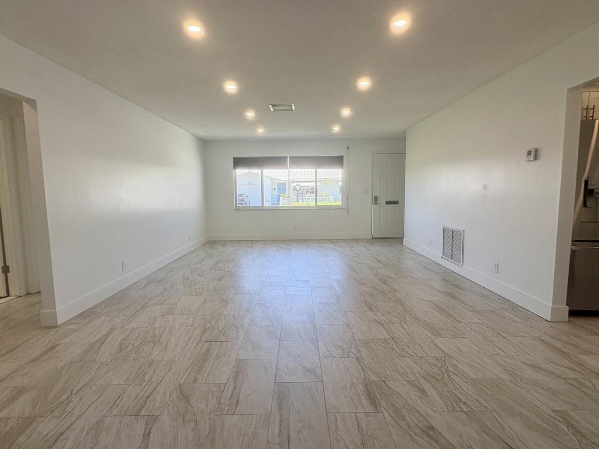 1590 SW 14TH Avenue, Boynton Beach, FL 33426, Boynton Beach - Photo 2