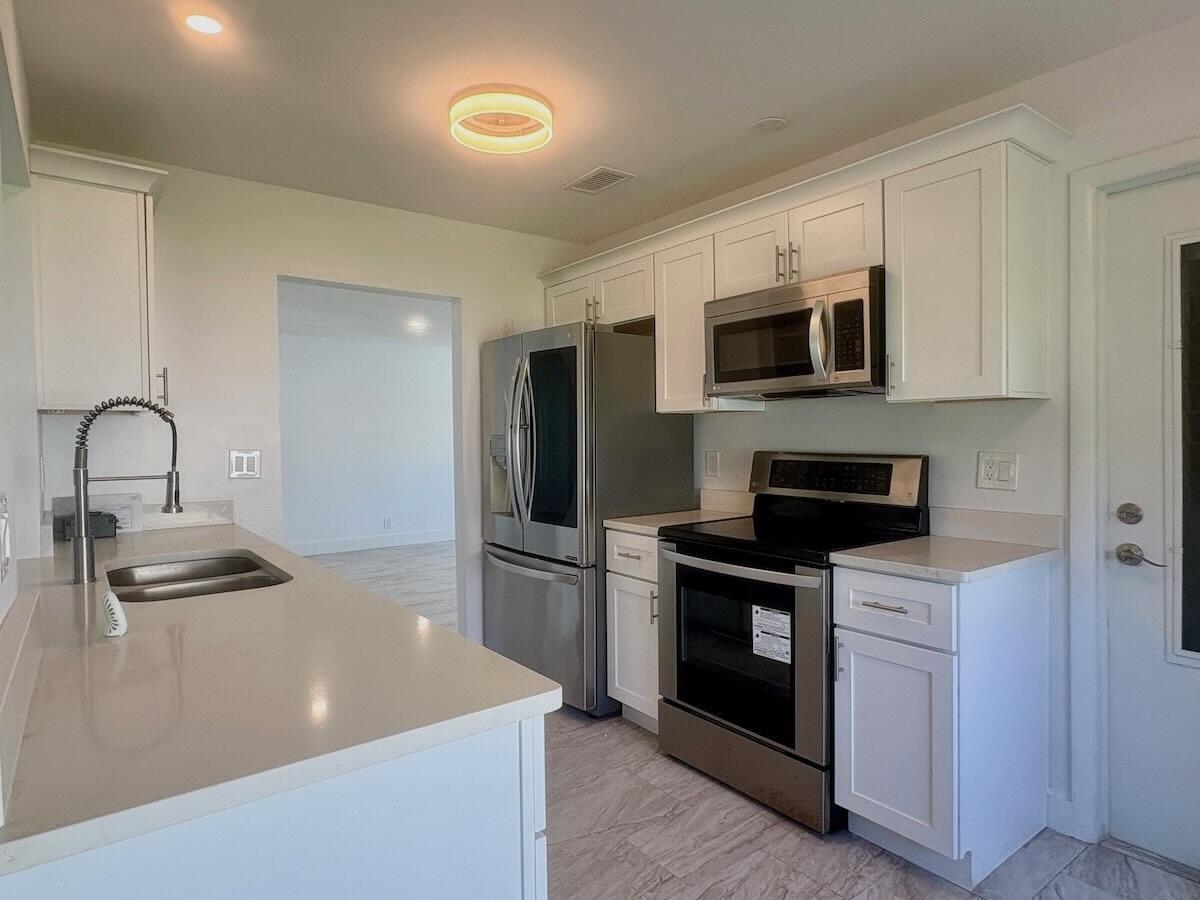1590 SW 14TH Avenue, Boynton Beach, FL 33426, Boynton Beach - Photo 5