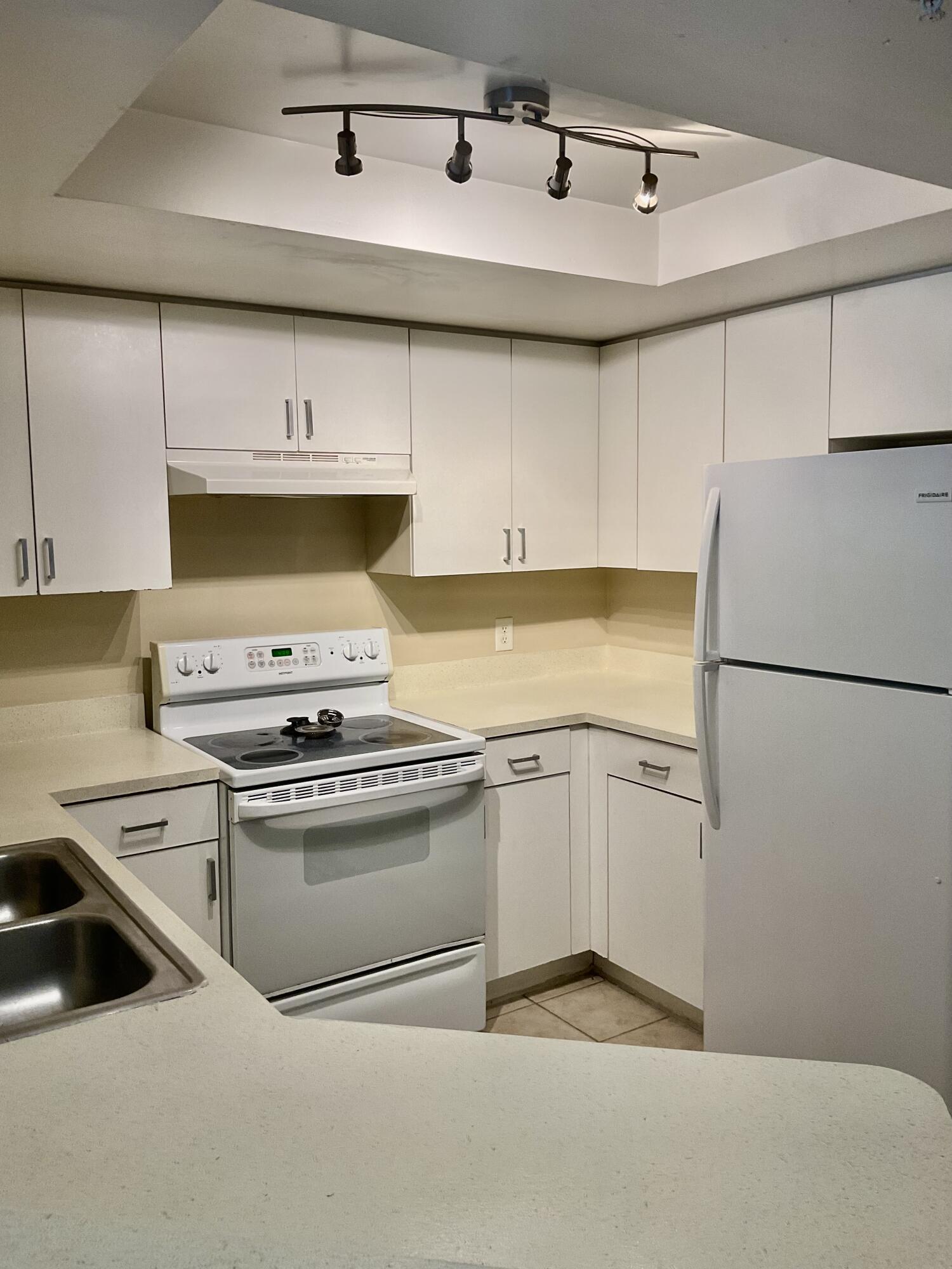 4163 N Haverhill Road 1217, West Palm Beach, FL 33417, West Palm Beach - Photo 2