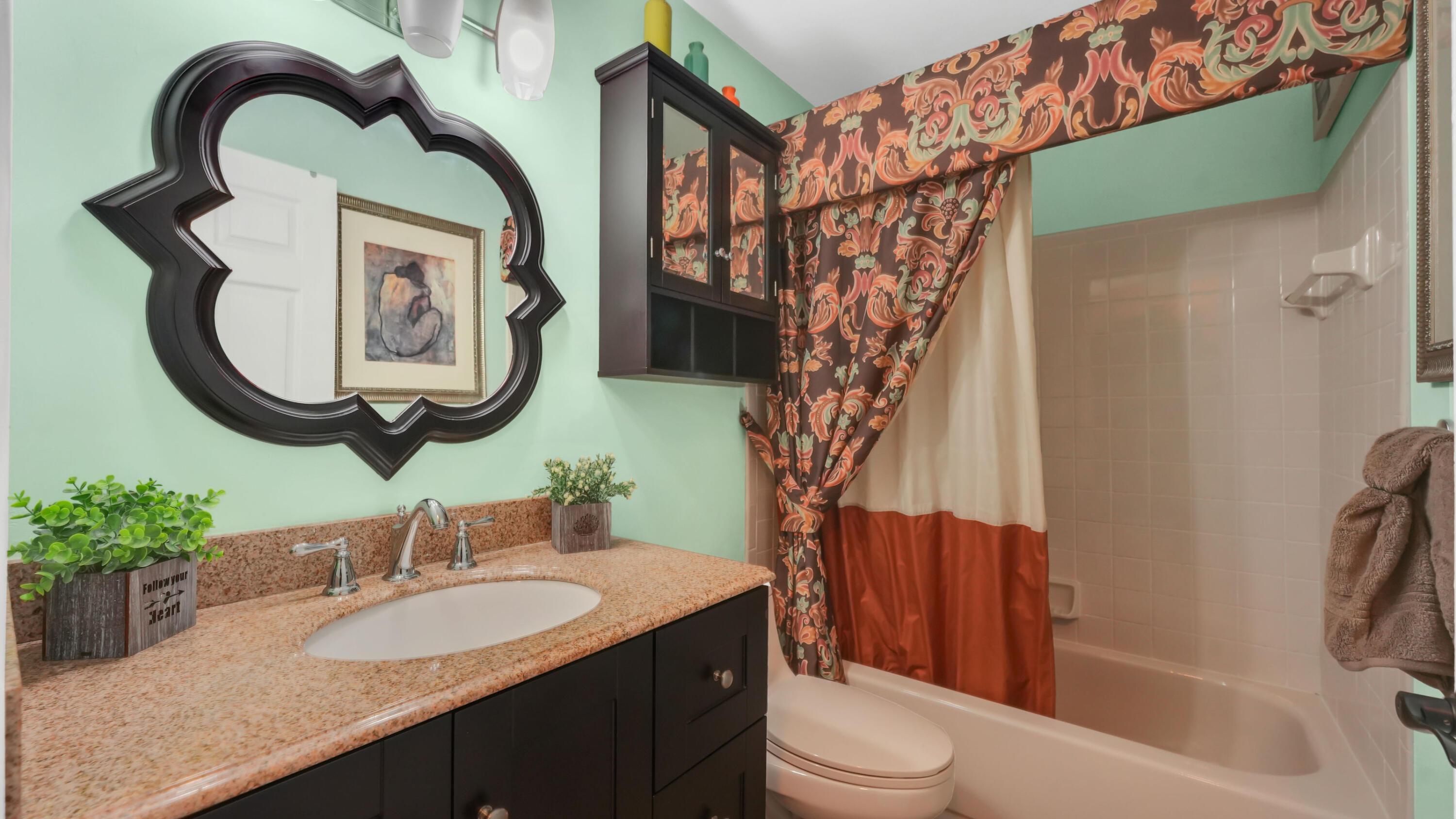 7618 Tahiti Lane 206, Lake Worth, FL 33467, Lake Worth - Photo 4