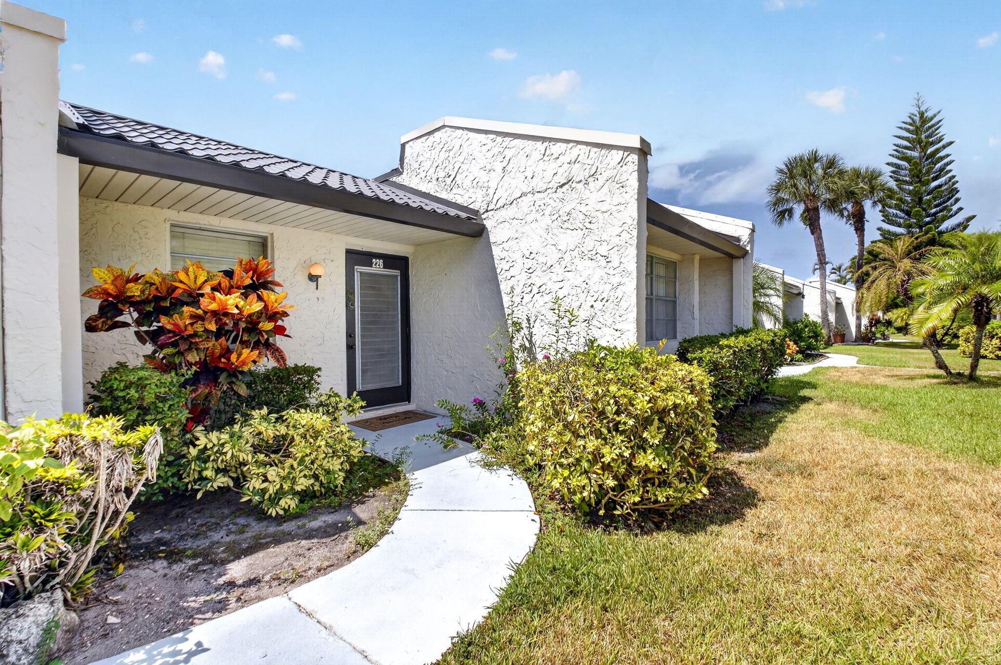 226 LAKE CONSTANCE Drive 226, West Palm Beach, FL 33411, West Palm Beach