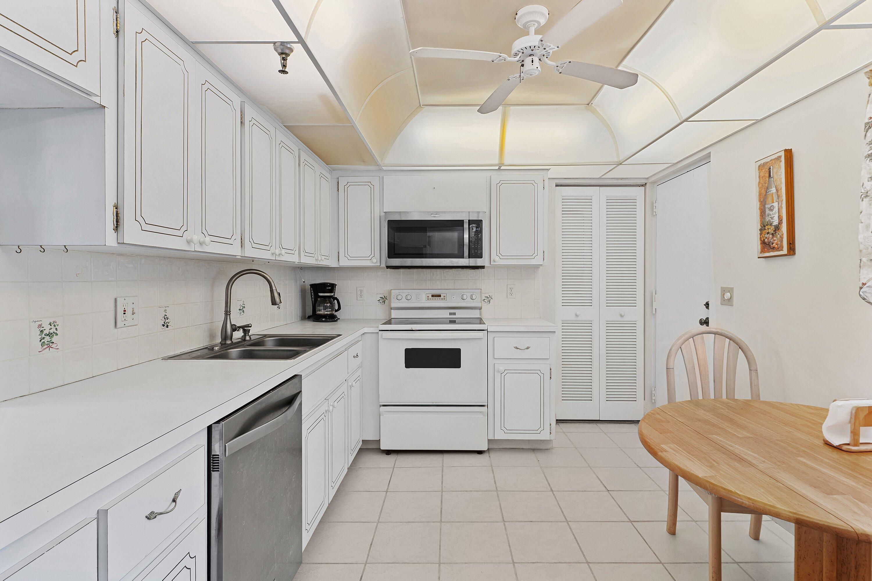 6400 NW 2ND Avenue 321, Boca Raton, FL 33487, Boca Raton - Photo 4