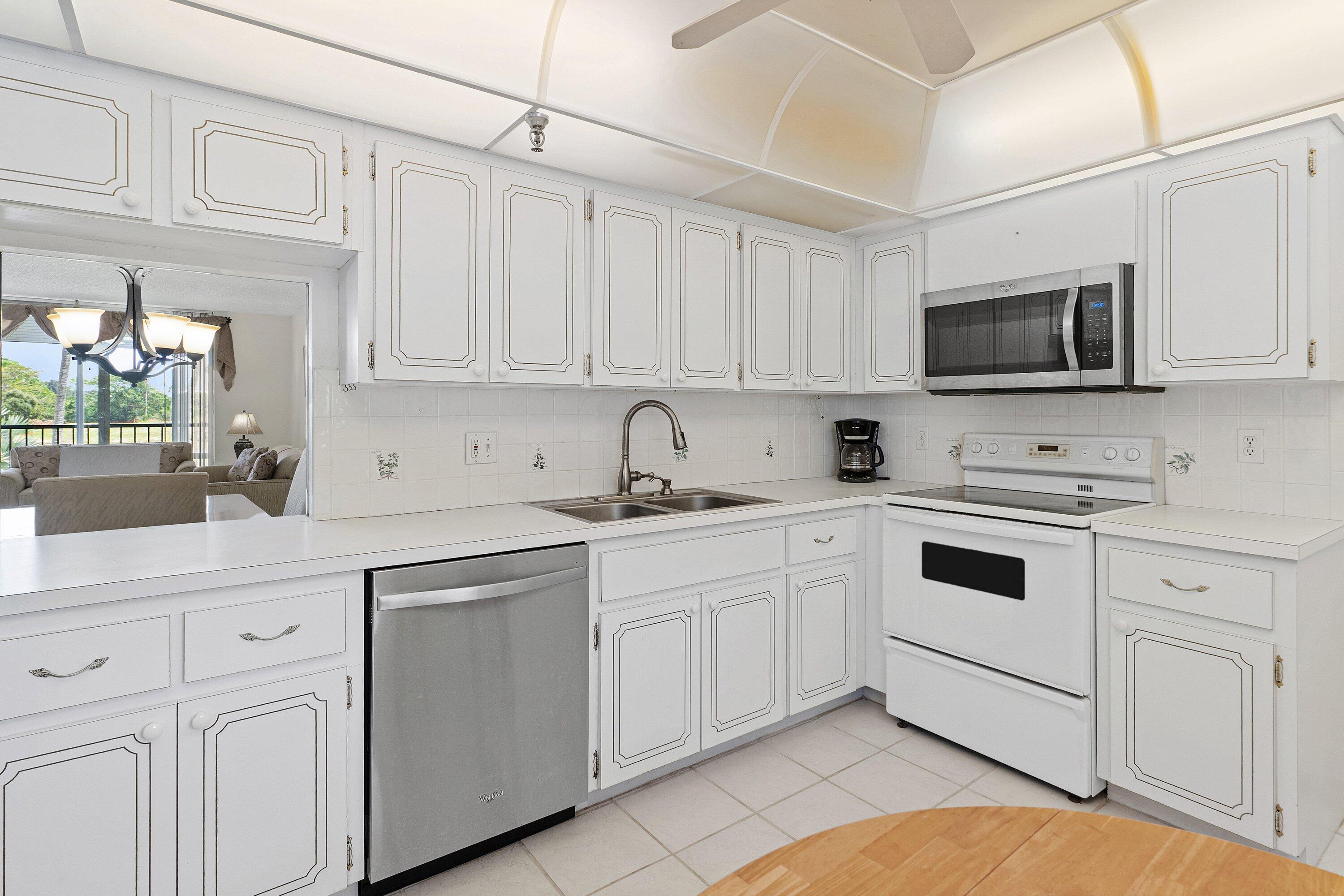 6400 NW 2ND Avenue 321, Boca Raton, FL 33487, Boca Raton - Photo 5