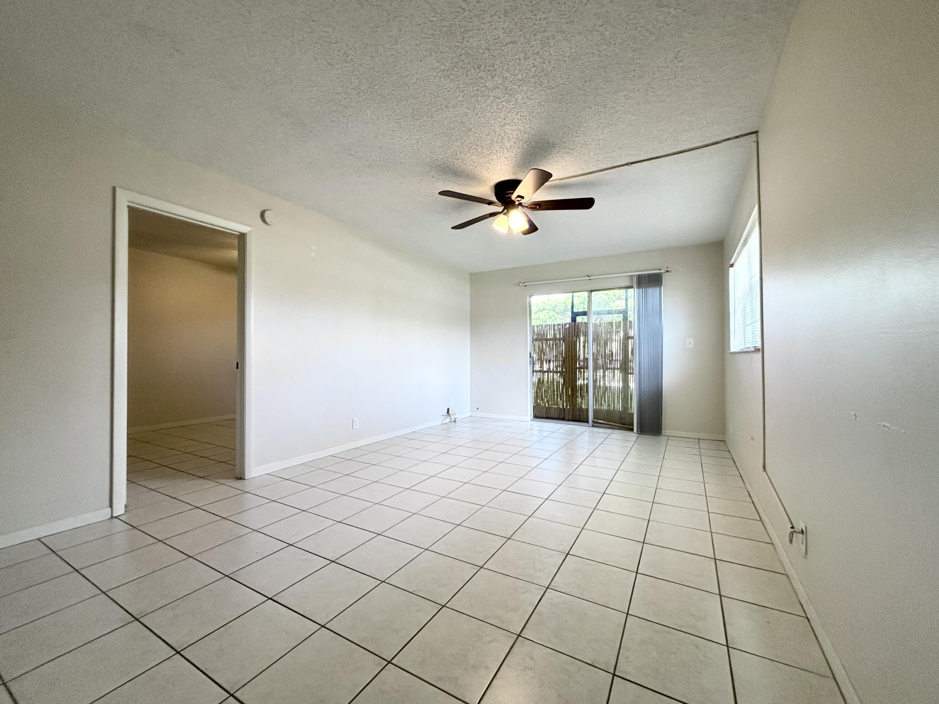 4139 NW 88th Avenue 104, Coral Springs, FL 33065, Coral Springs - Photo 3