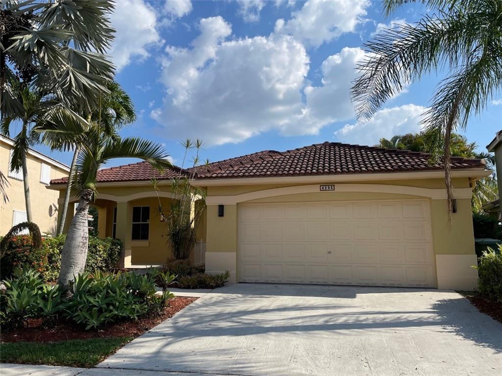 4293 LAUREL RIDGE Circle 4293, Weston, FL 33331, Weston - Photo 2