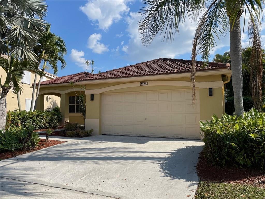 4293 LAUREL RIDGE Circle 4293, Weston, FL 33331, Weston - Photo 3