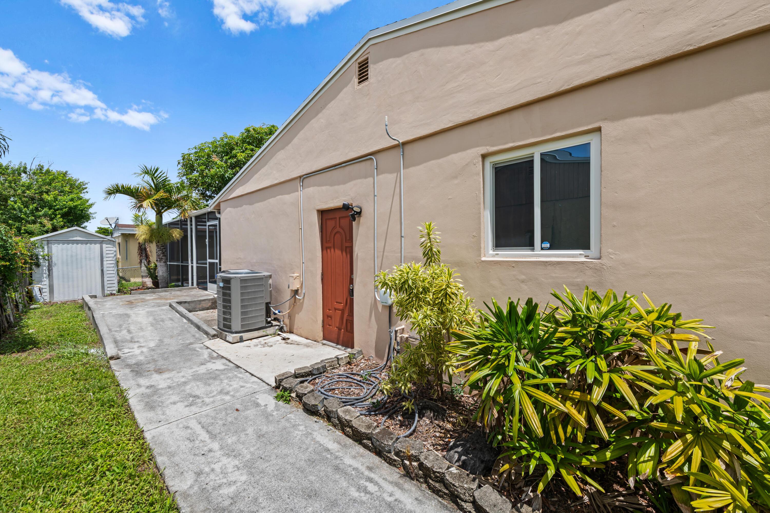 6981 SW 1ST Court, Margate, FL 33068, Margate - Photo 4