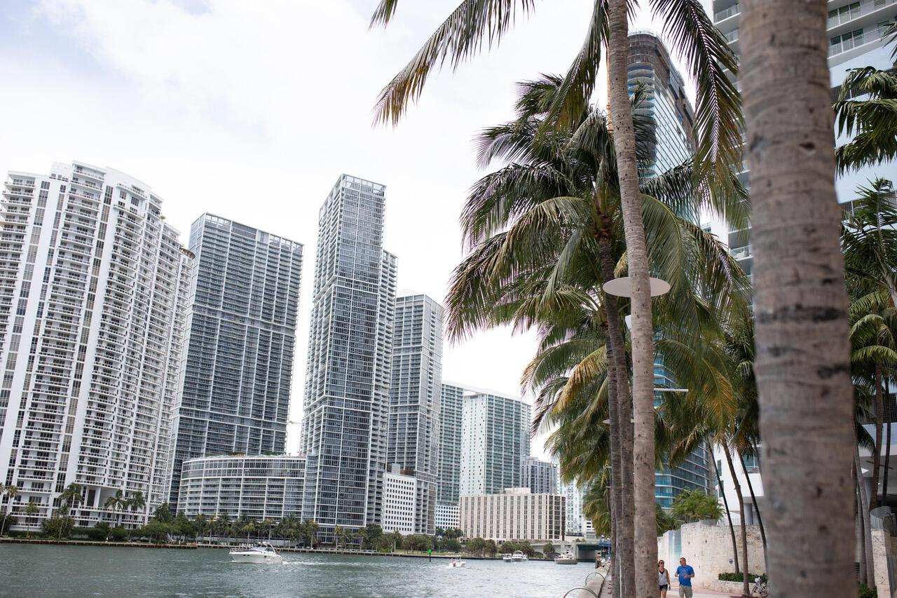 325 S Biscayne Boulevard 2617, Miami, FL 33131, Miami - Photo 3