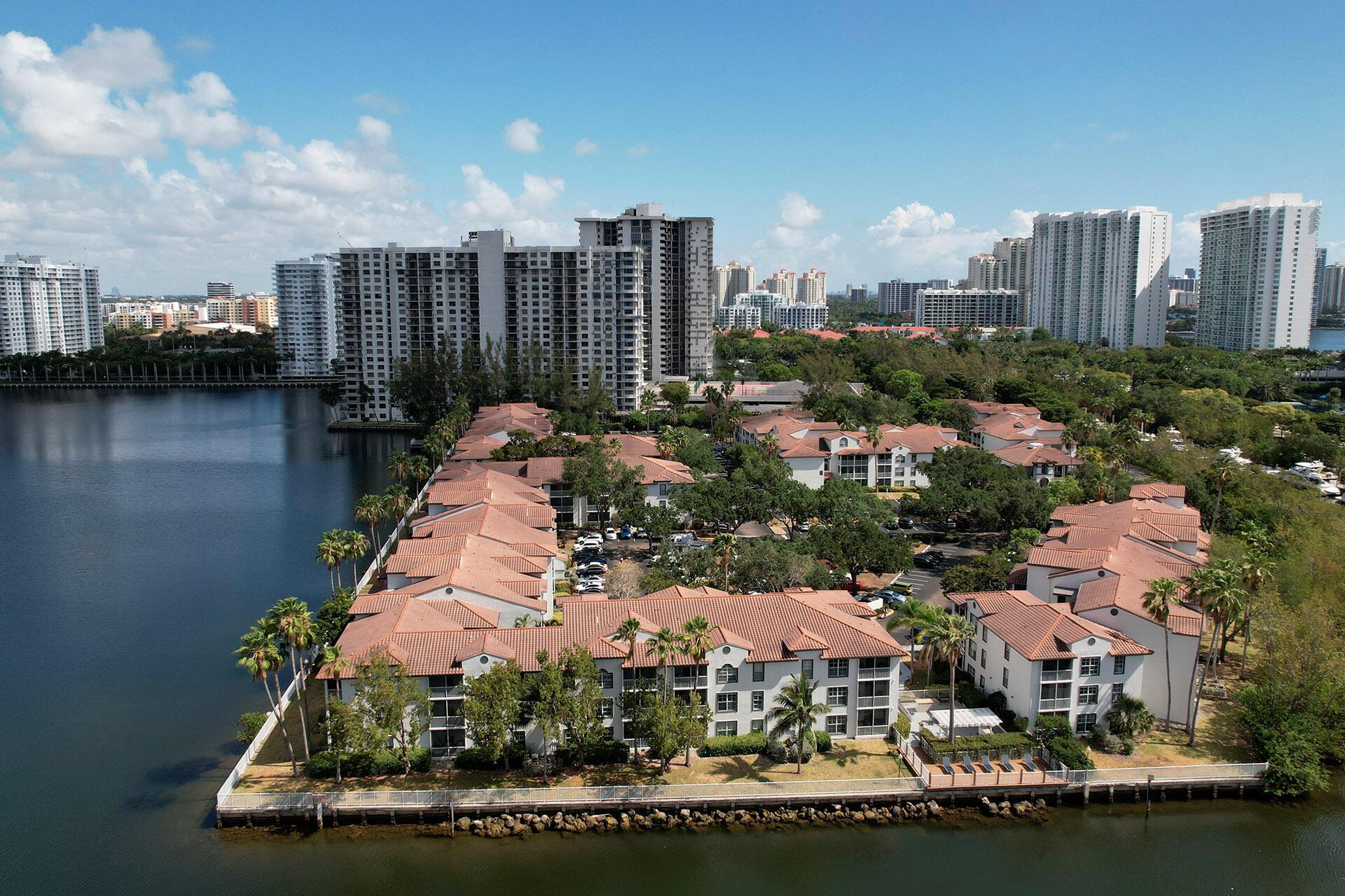 17900 NE 31st Court 2302, Aventura, FL 33160, Aventura - Photo 4