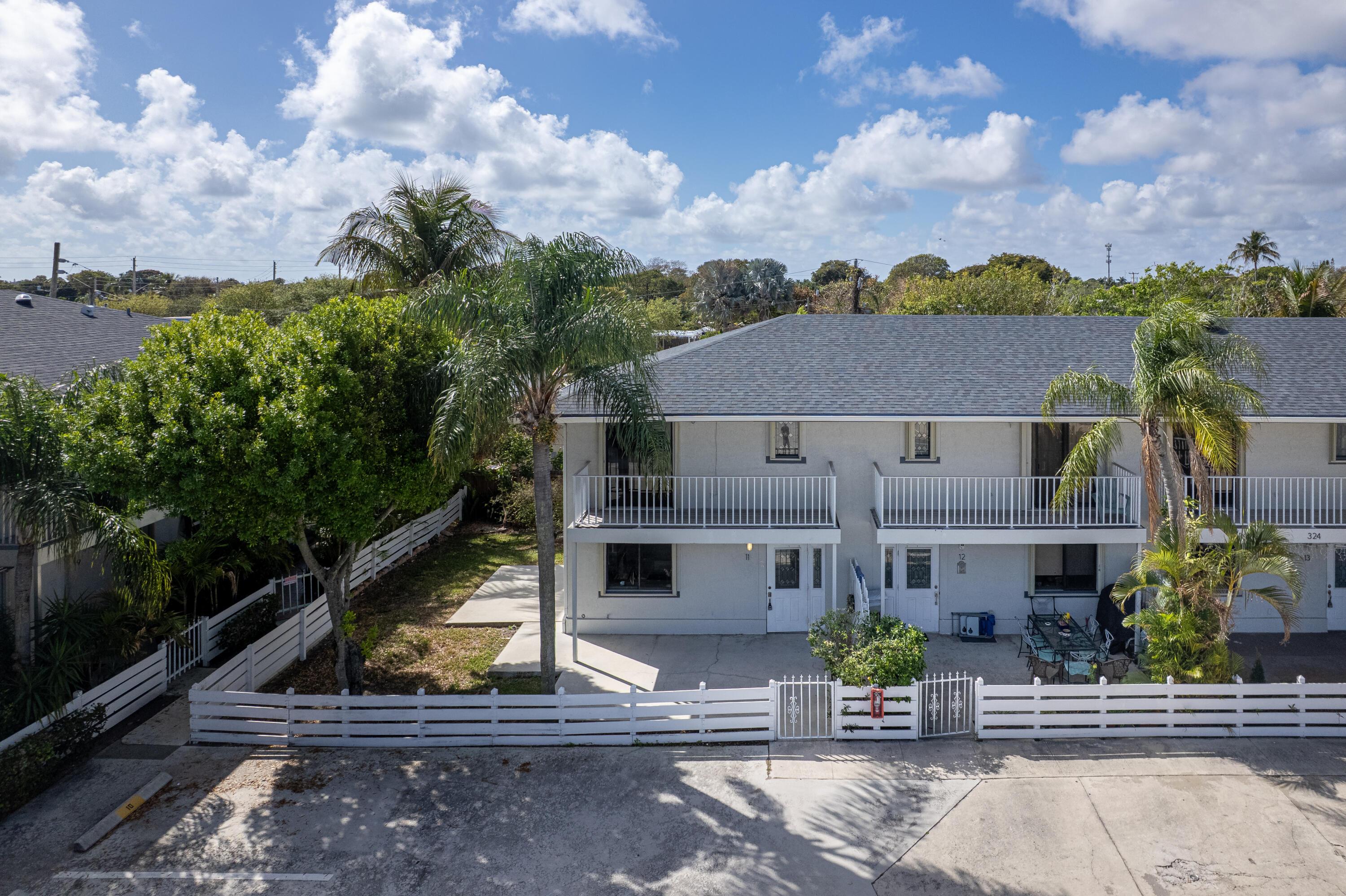 324 W PINE Street 11, Lantana, FL 33462, Lantana - Photo 3