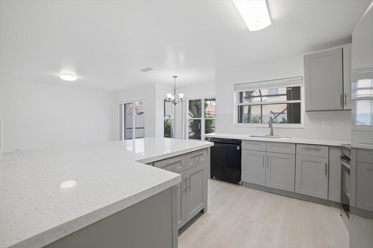 1378 SW 180TH Avenue, Pembroke Pines, FL 33029, Pembroke Pines - Photo 5