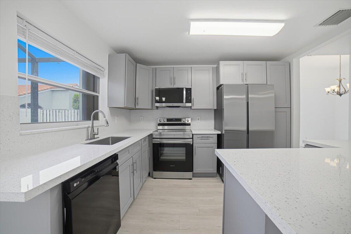 1378 SW 180TH Avenue, Pembroke Pines, FL 33029, Pembroke Pines - Photo 4