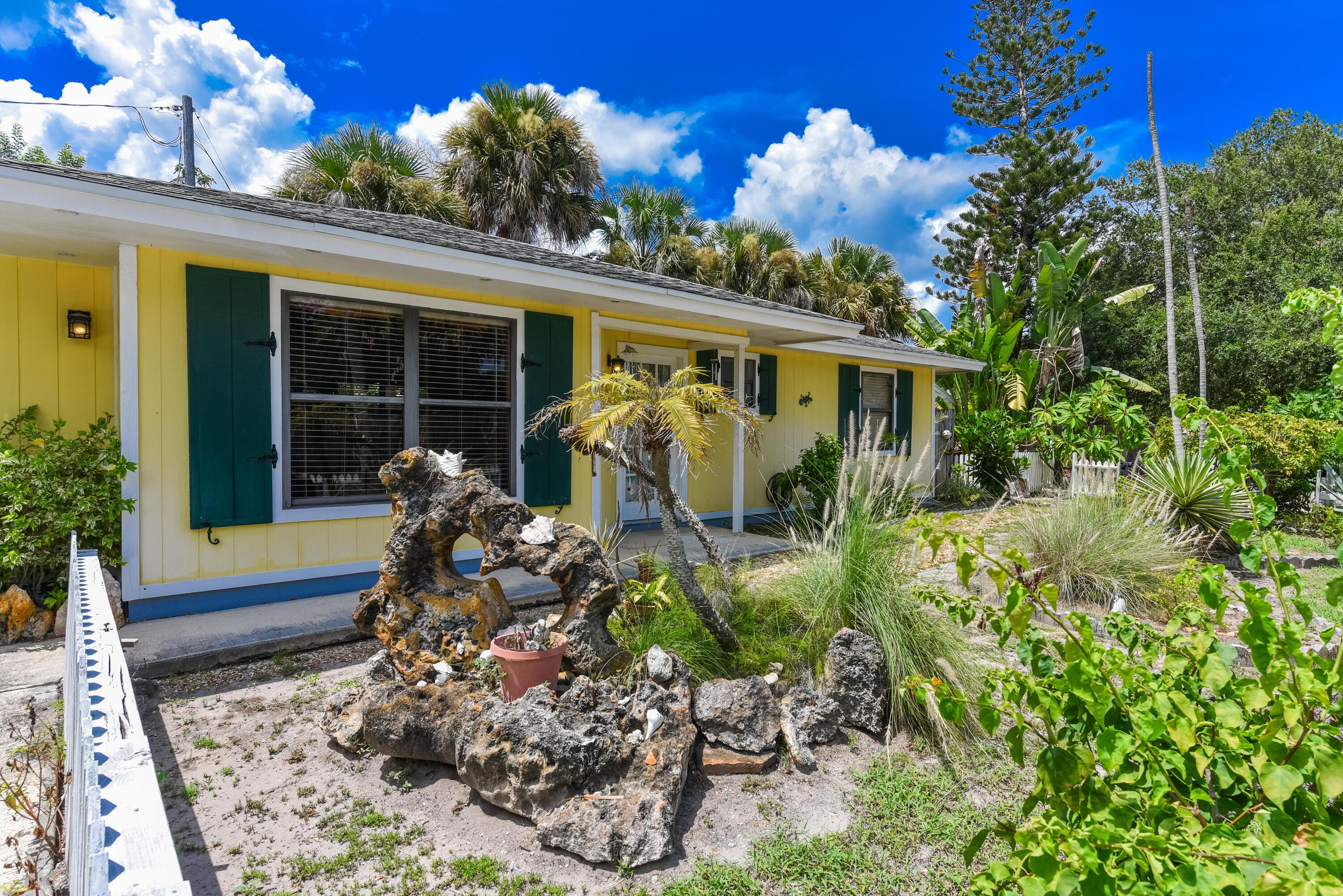 1076 NE BANYAN TREE Drive, Jensen Beach, FL 34957, Jensen Beach - Photo 5