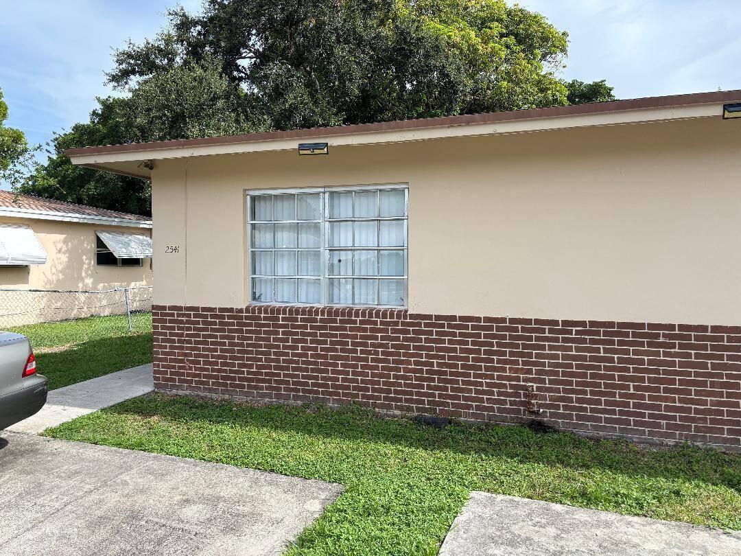2541 Taylor Street 1, Hollywood, FL 33020, Hollywood - Photo 3