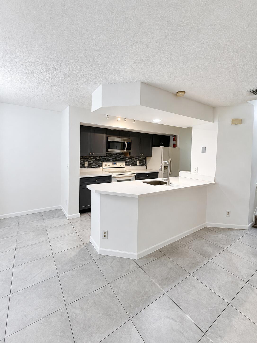 5331 Sapphire Valley 5331, Boca Raton, FL 33486, Boca Raton - Photo 2
