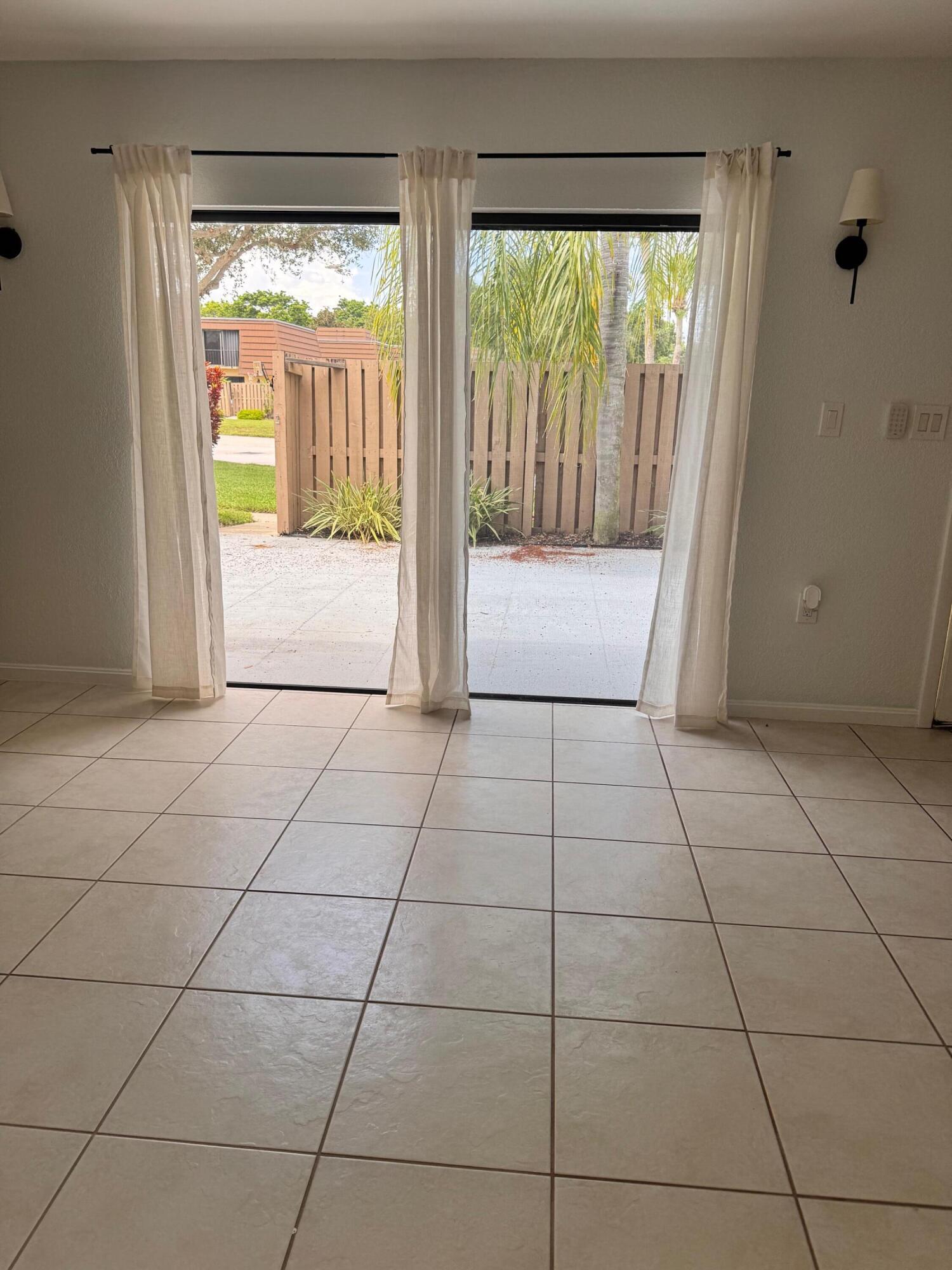 904 9TH Court, Palm Beach Gardens, FL 33410, Palm Beach Gardens - Photo 2
