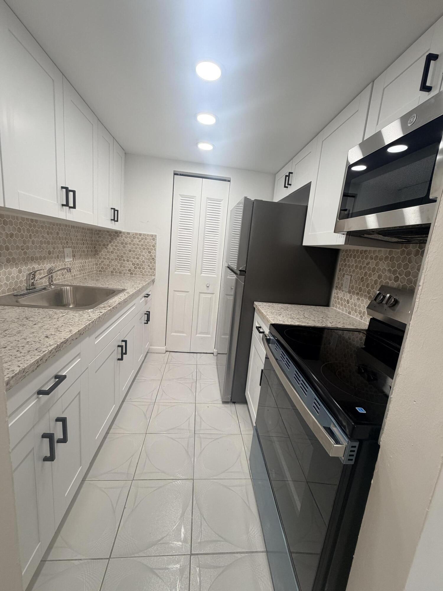 1210 Old Boynton Road 103, Boynton Beach, FL 33426, Boynton Beach - Photo 2