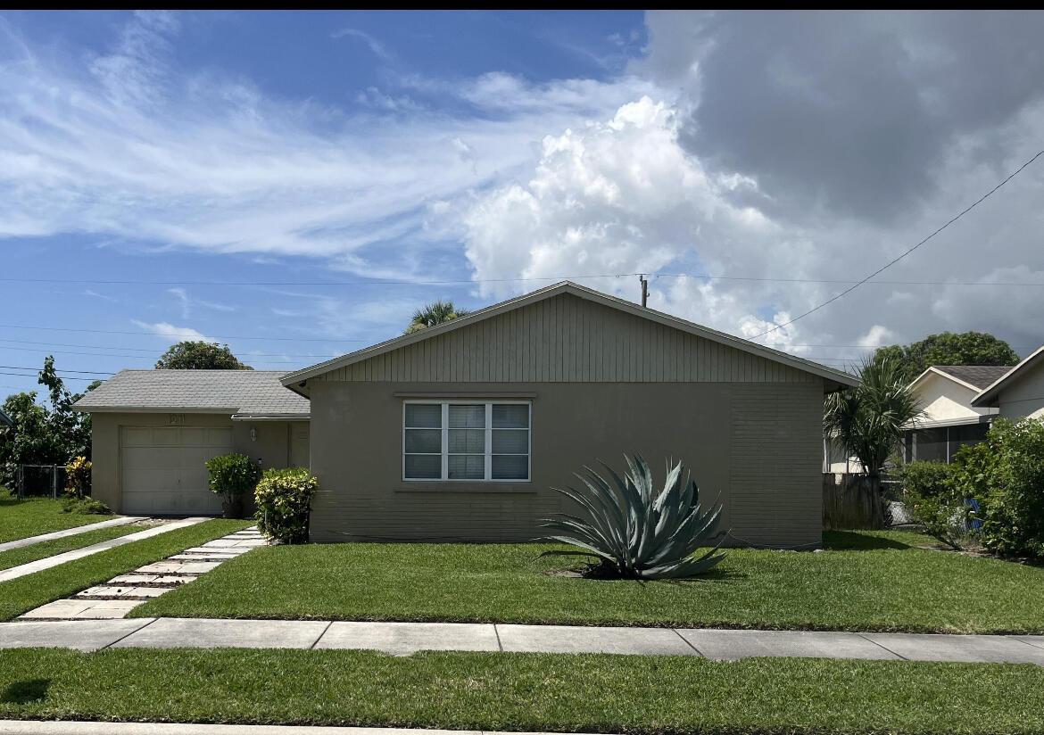 1211 W 27TH Street, Riviera Beach, FL 33404, Riviera Beach - Photo 2