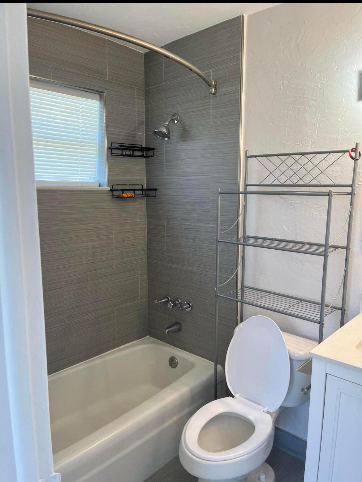 1211 W 27TH Street, Riviera Beach, FL 33404, Riviera Beach - Photo 4