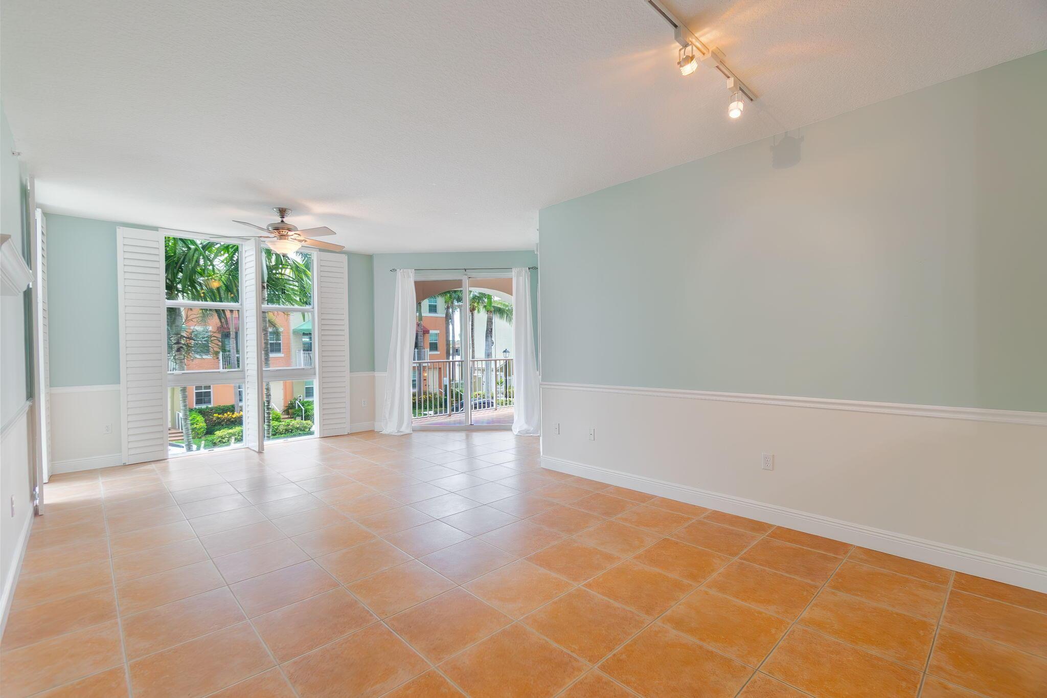 804 E Windward Way 211, Lantana, FL 33462, Lantana - Photo 4