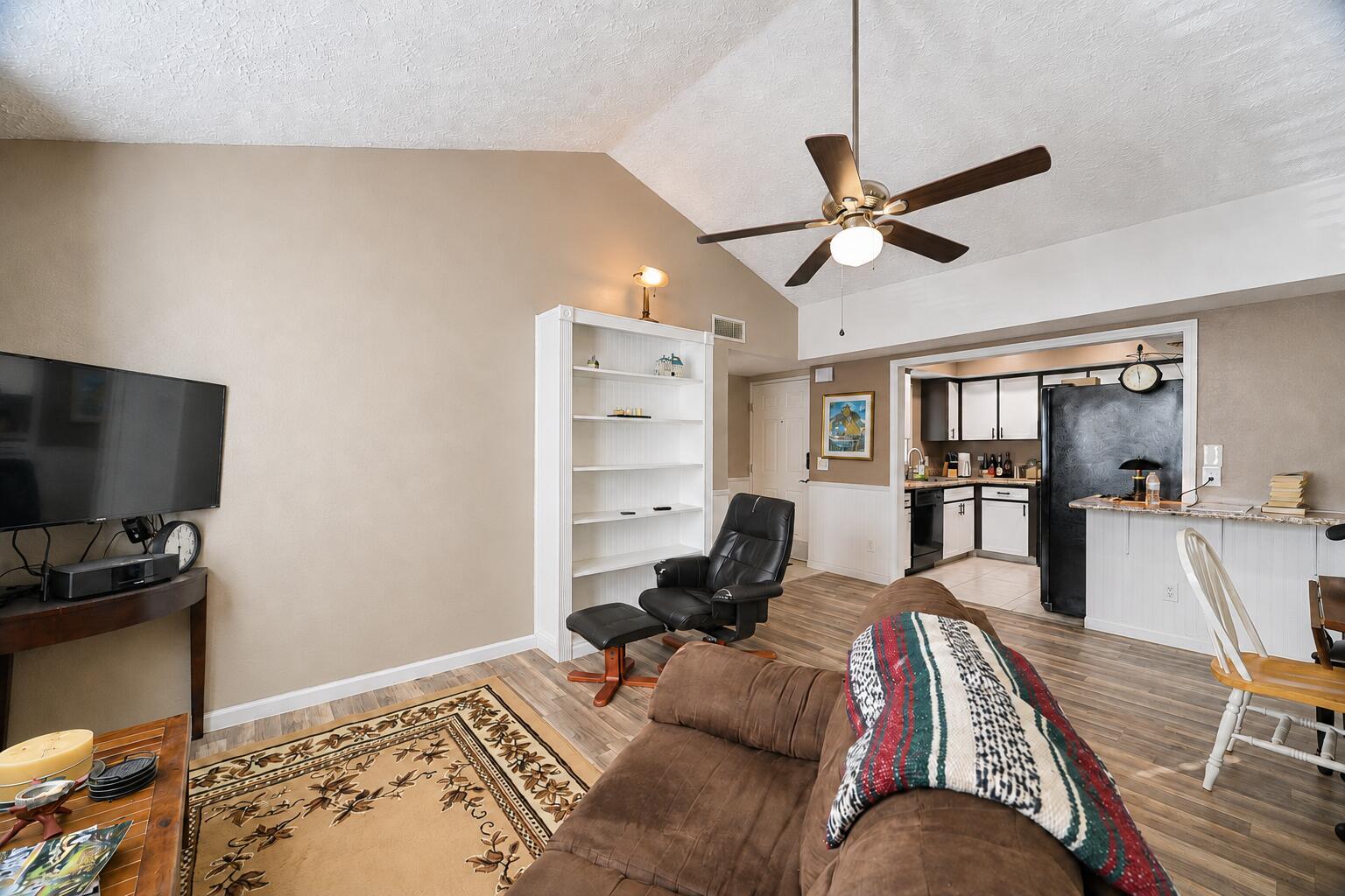 1673 SE Green Acres Circle NN201, Port St. Lucie, FL 34952, Port St. Lucie - Photo 5