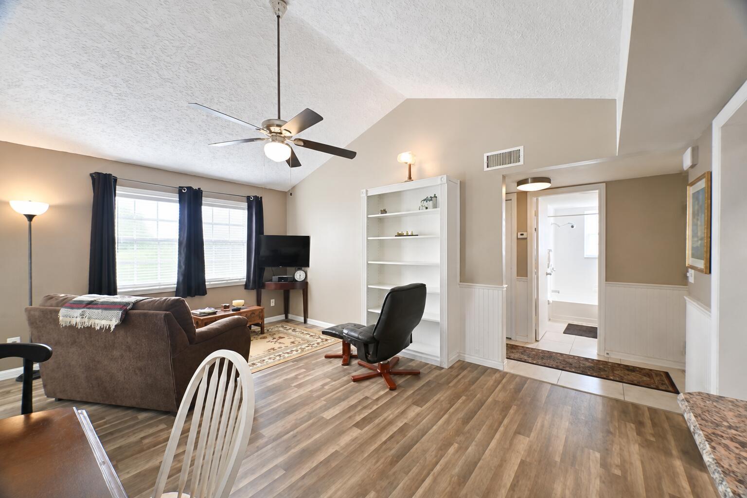 1673 SE Green Acres Circle NN201, Port St. Lucie, FL 34952, Port St. Lucie - Photo 3