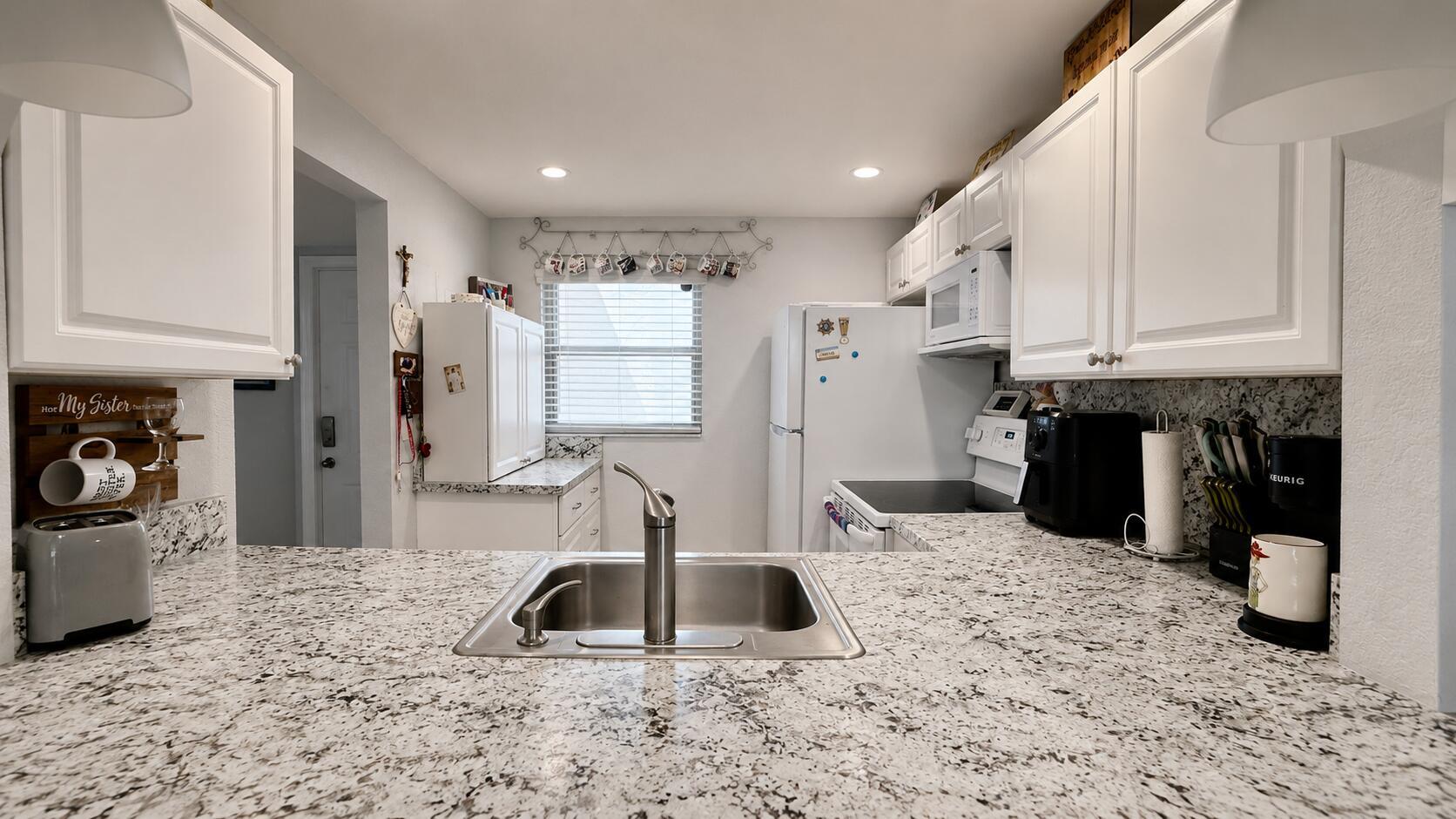 9480 Poinciana Place 201, Davie, FL 33324, Davie