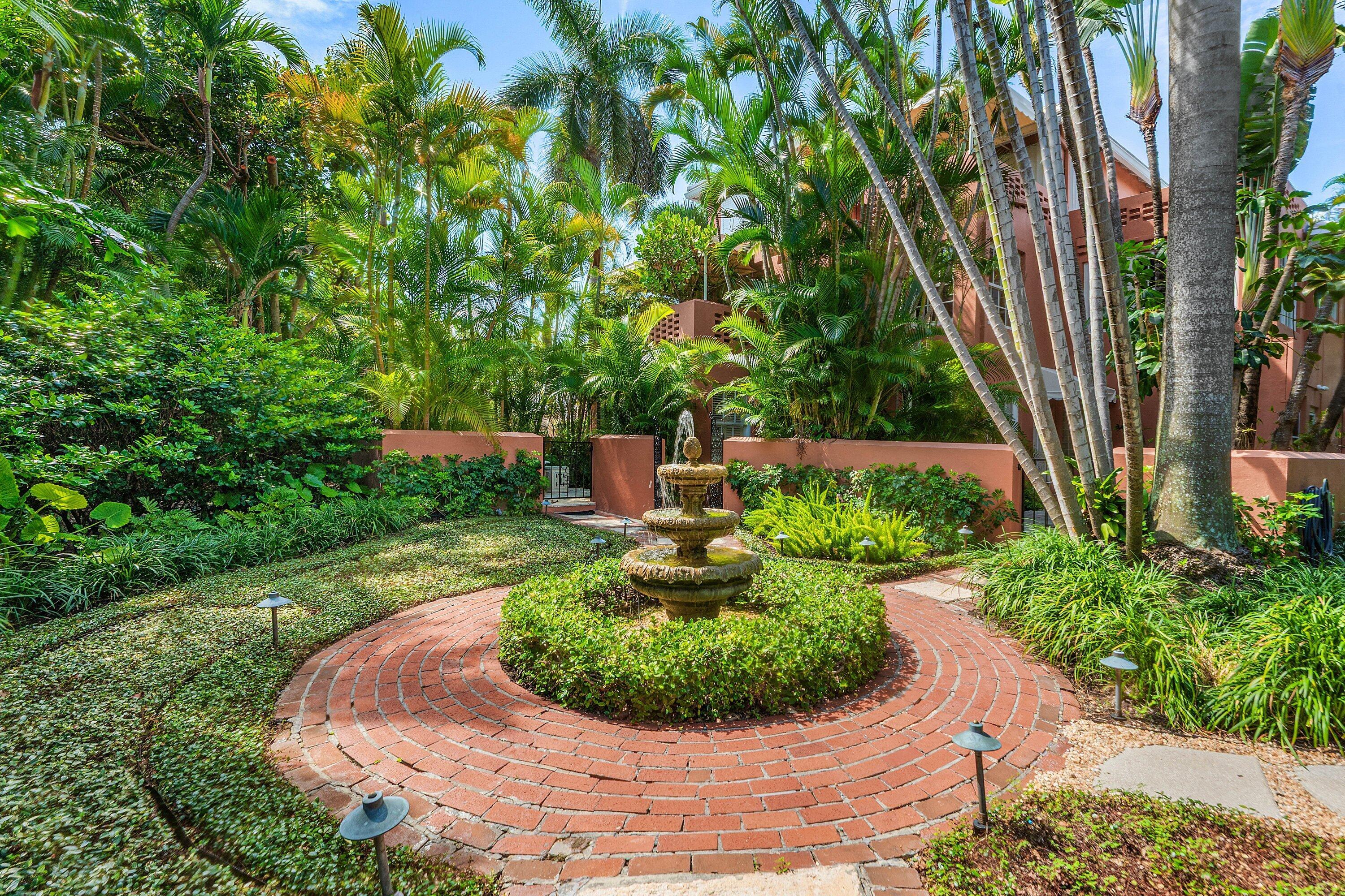 215 PHIPPS Plaza 2, Palm Beach, FL 33480, Palm Beach - Photo 5
