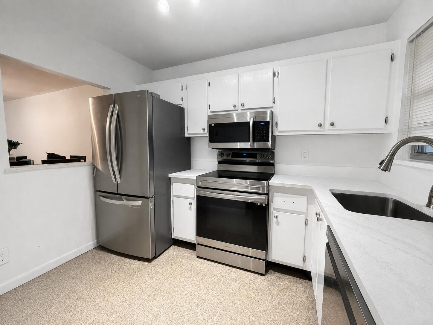 1630 EMBASSY Drive 309, West Palm Beach, FL 33401, West Palm Beach - Photo 2
